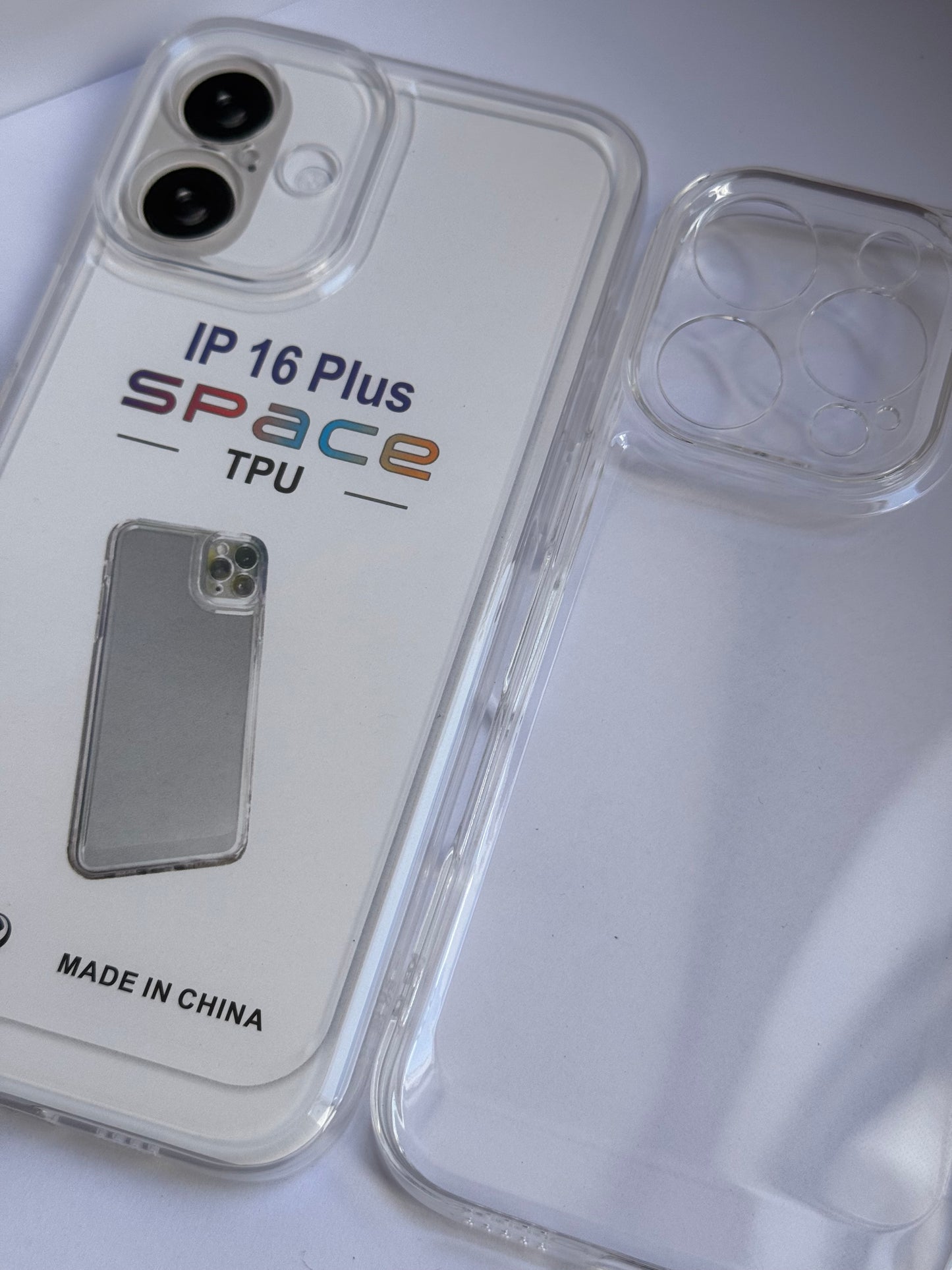 Carcasa transparente (sin borde reforzado, línea iph16)