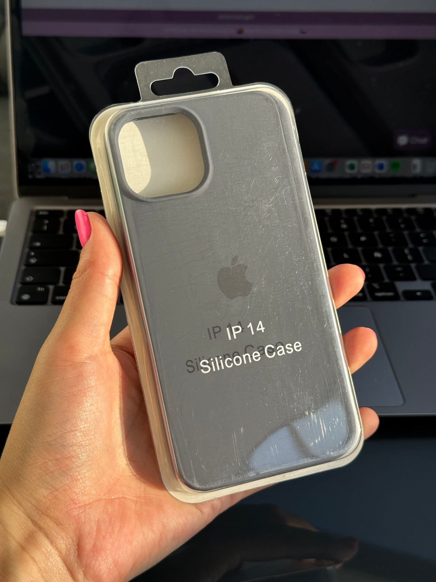 Carcasa tipo original con abertura de cámara: iPhone 14📱