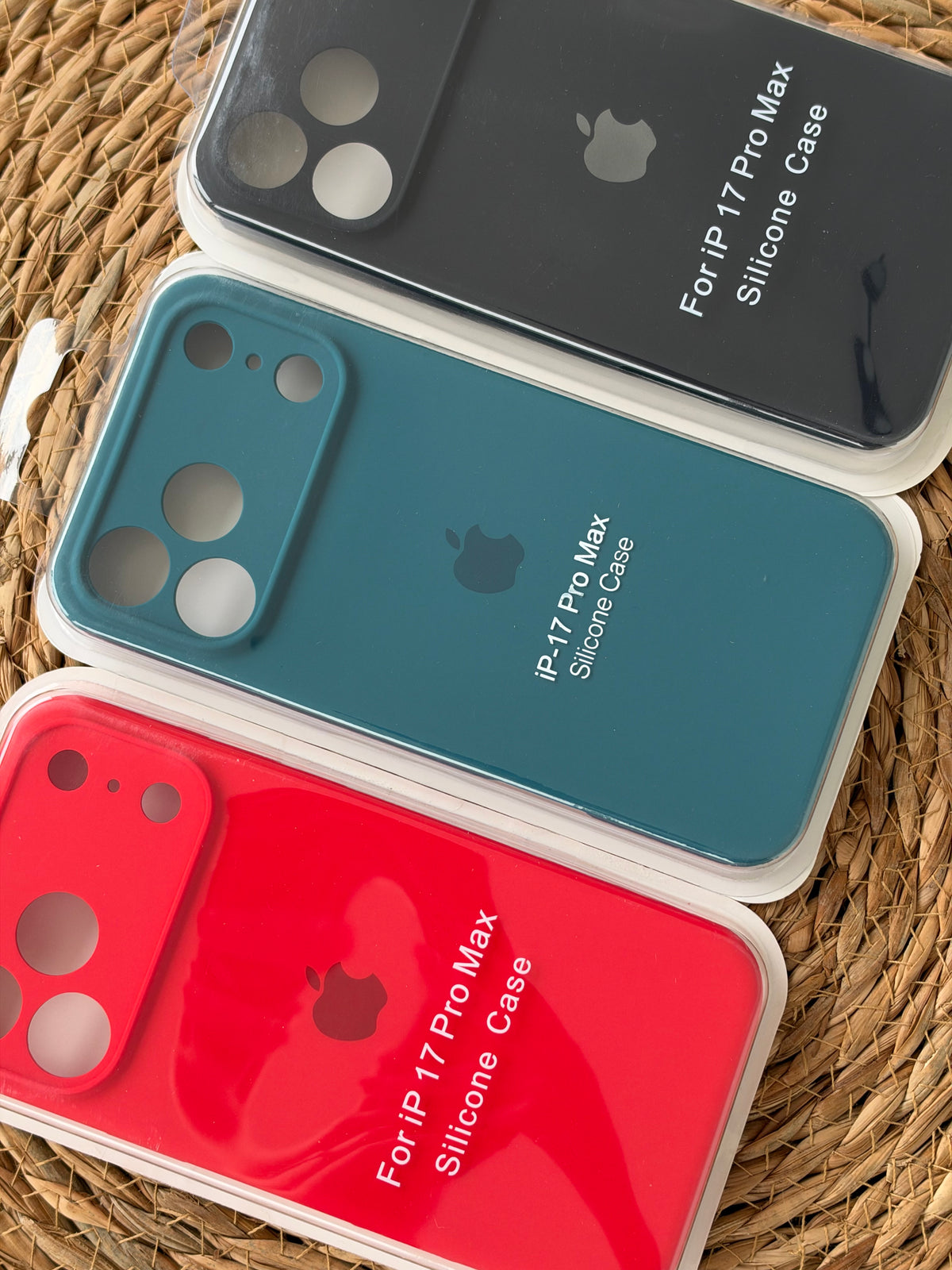 ¡NEW! Carcasa con logo, silicona, iPhone 17 ProMax📱