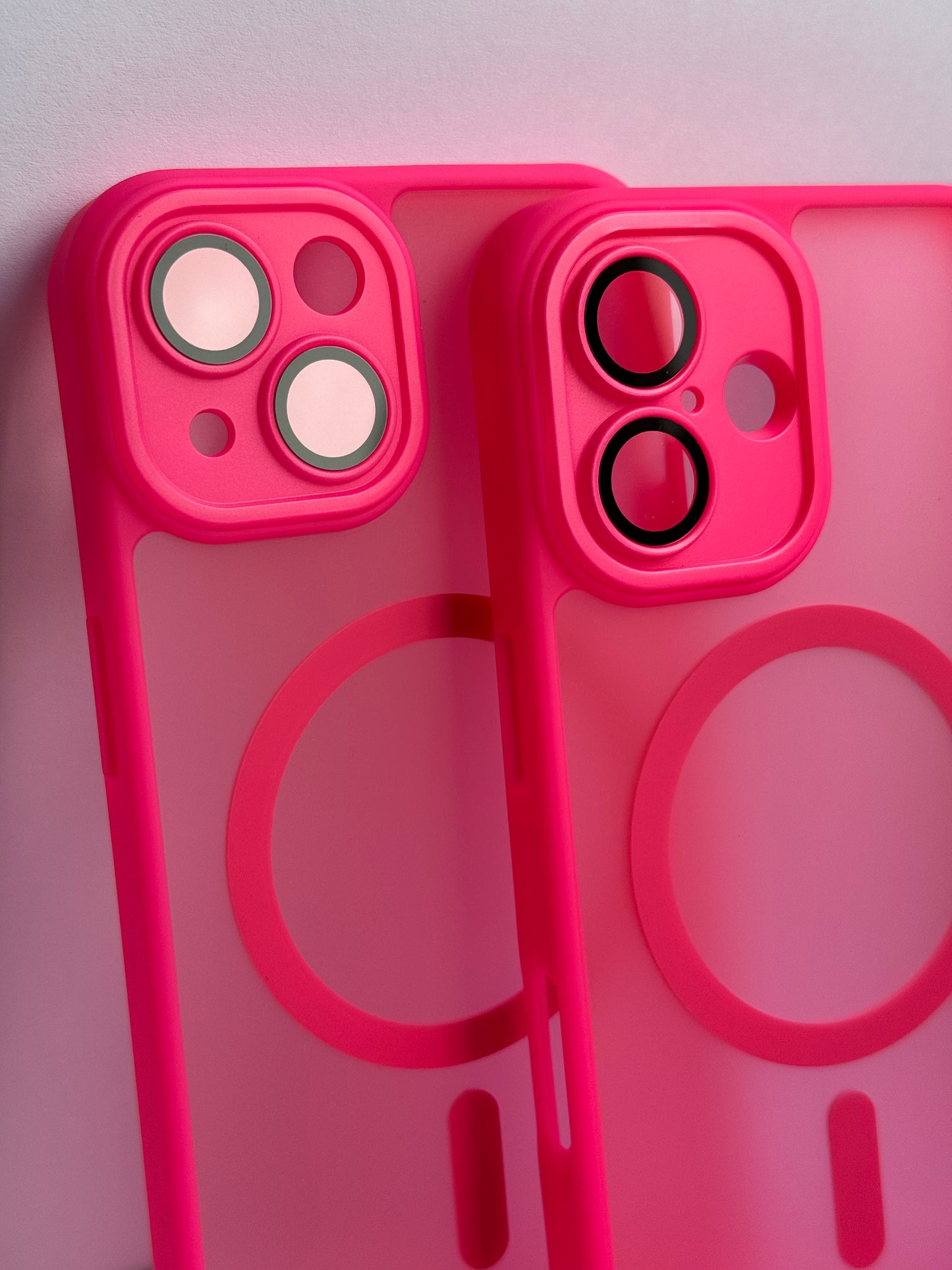 Carcasa Pink neón MagSafe 🩷