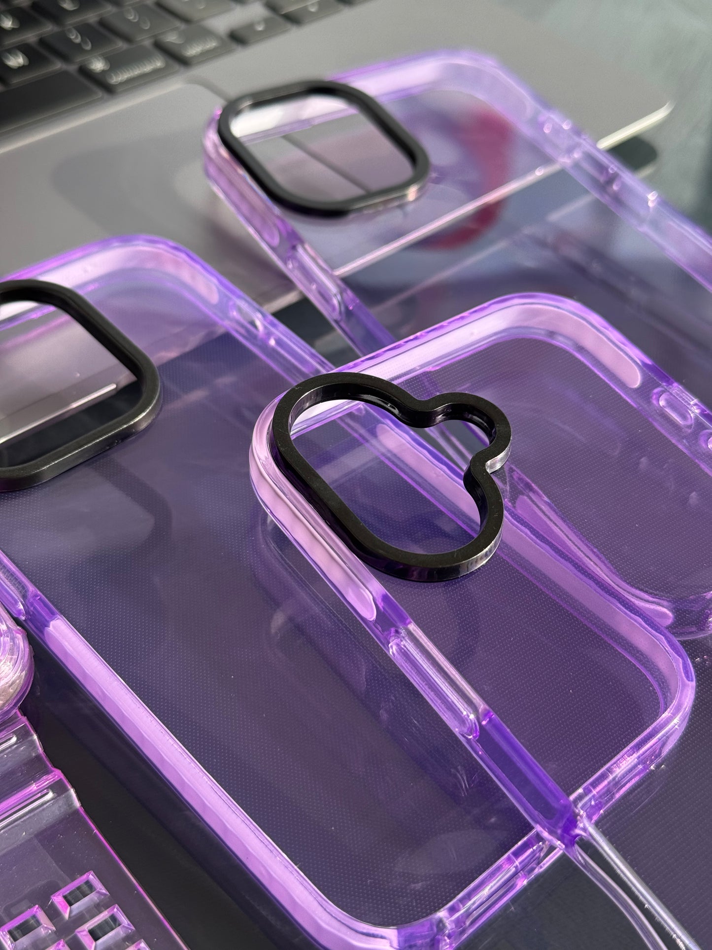 Carcasa transparente, borde reforzado: morado 💜