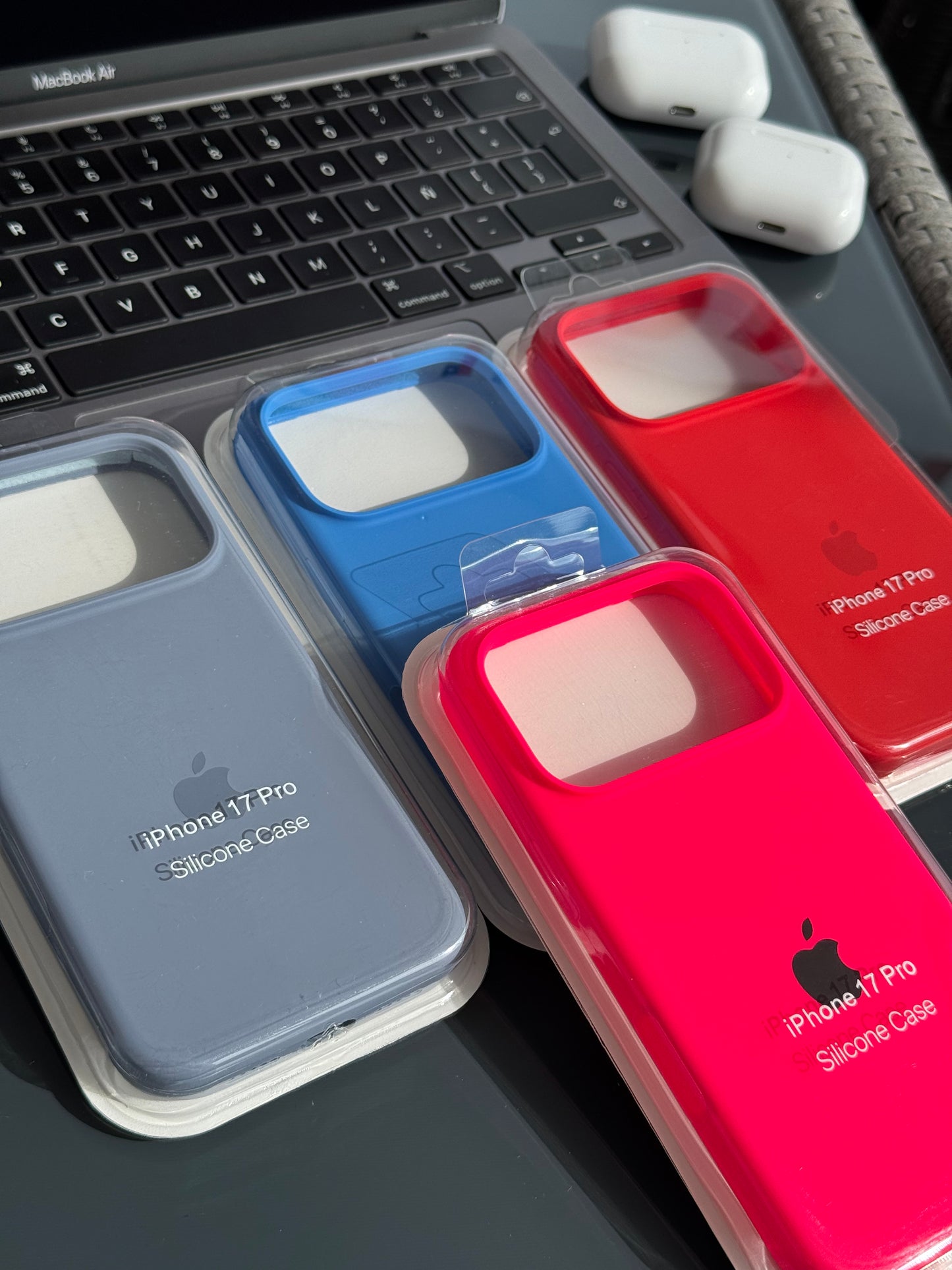 Carcasa tipo original con logo: iPhone 17 PRO 📱