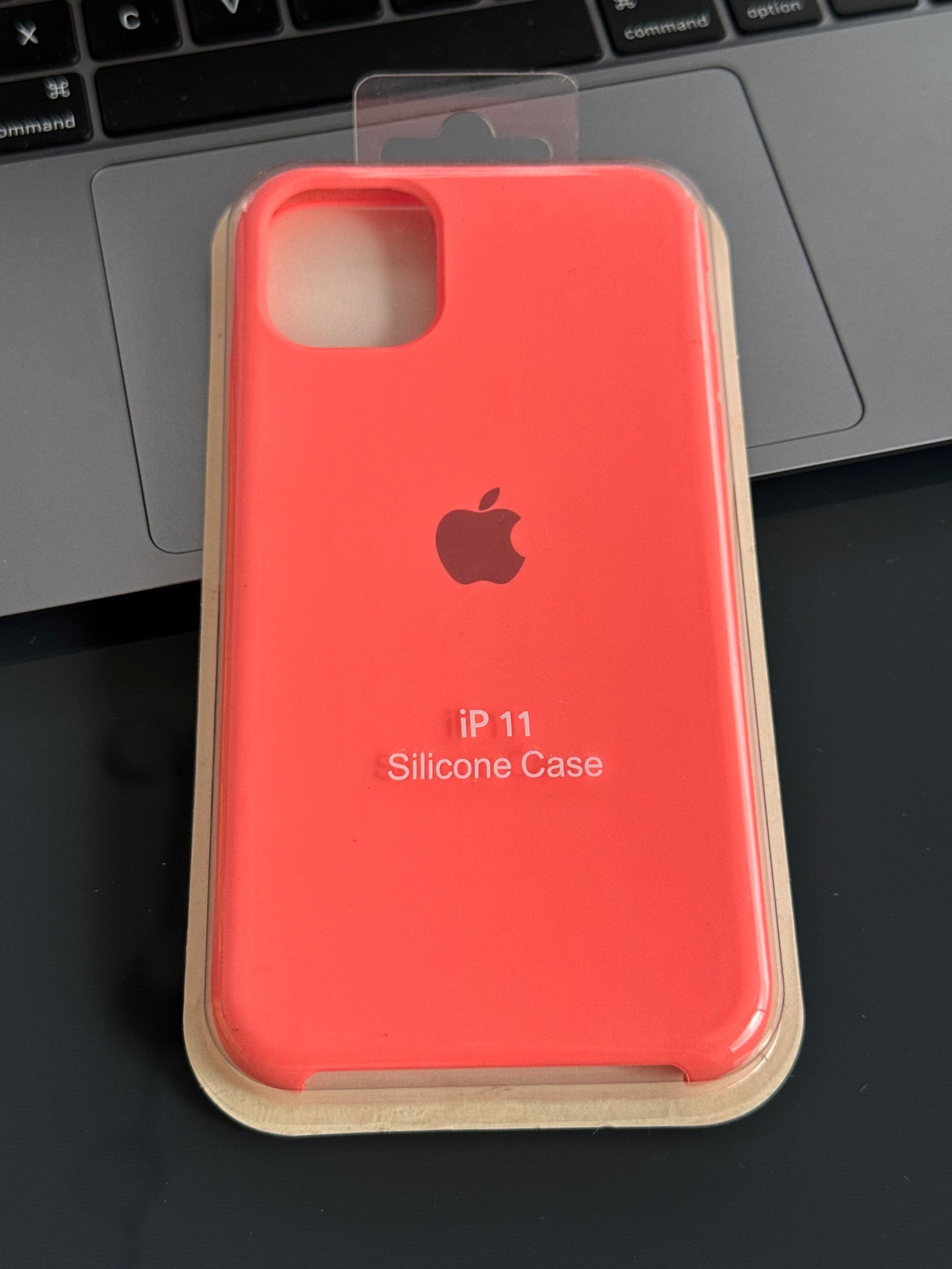 Carcasa tipo original, con abertura de cámara: iPhone 11 📱