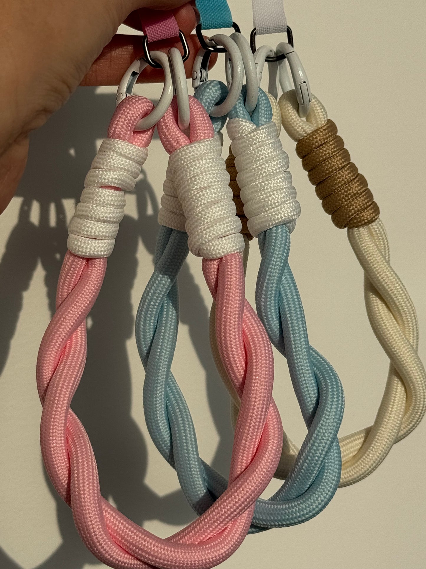 Strap/colgante tipo cordón, tonos pastel 🩵