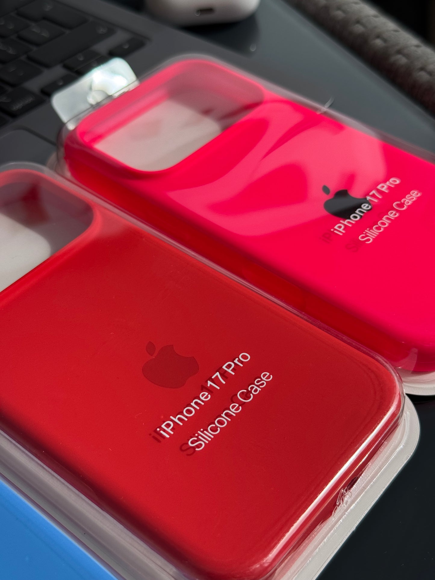 Carcasa tipo original con logo: iPhone 17 PRO 📱