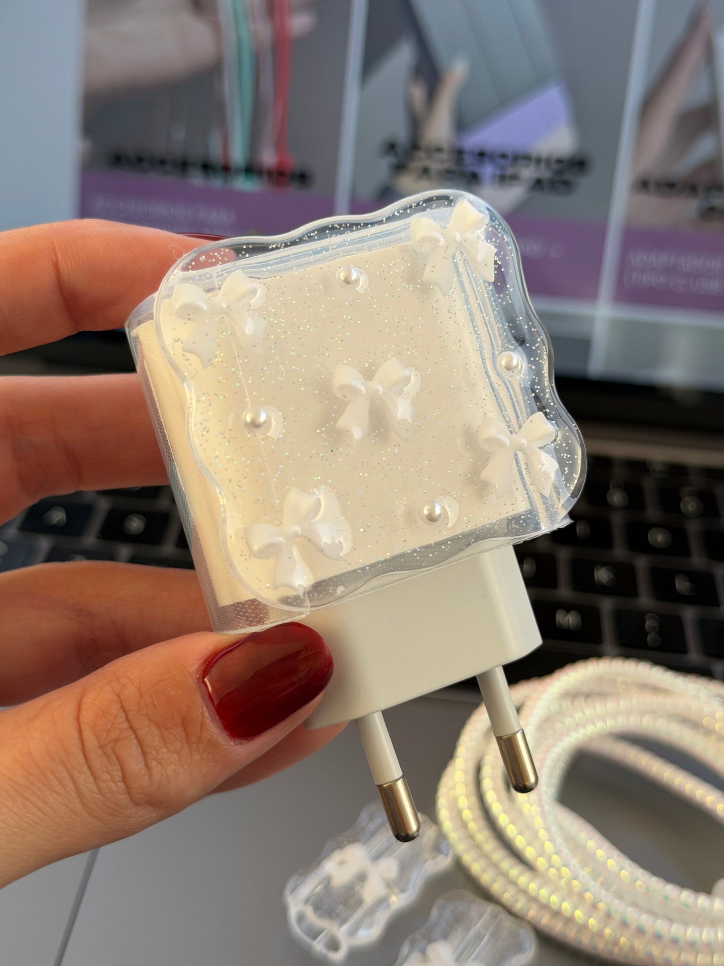 Protector para adaptador C (20W), Coquette blanco 🤍✨