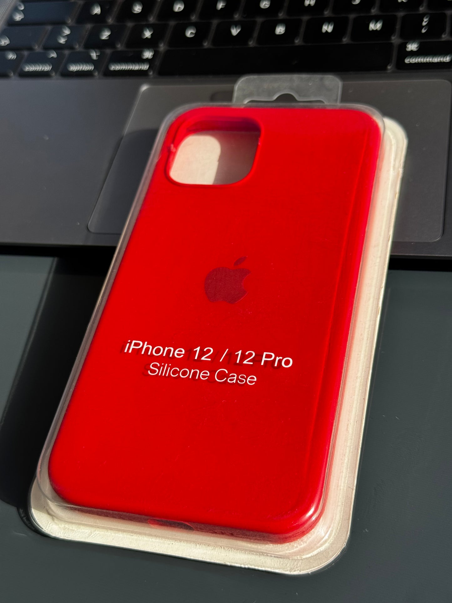 Carcasa tipo original, con abertura de cámara: iPhone 12/12PRO 📱