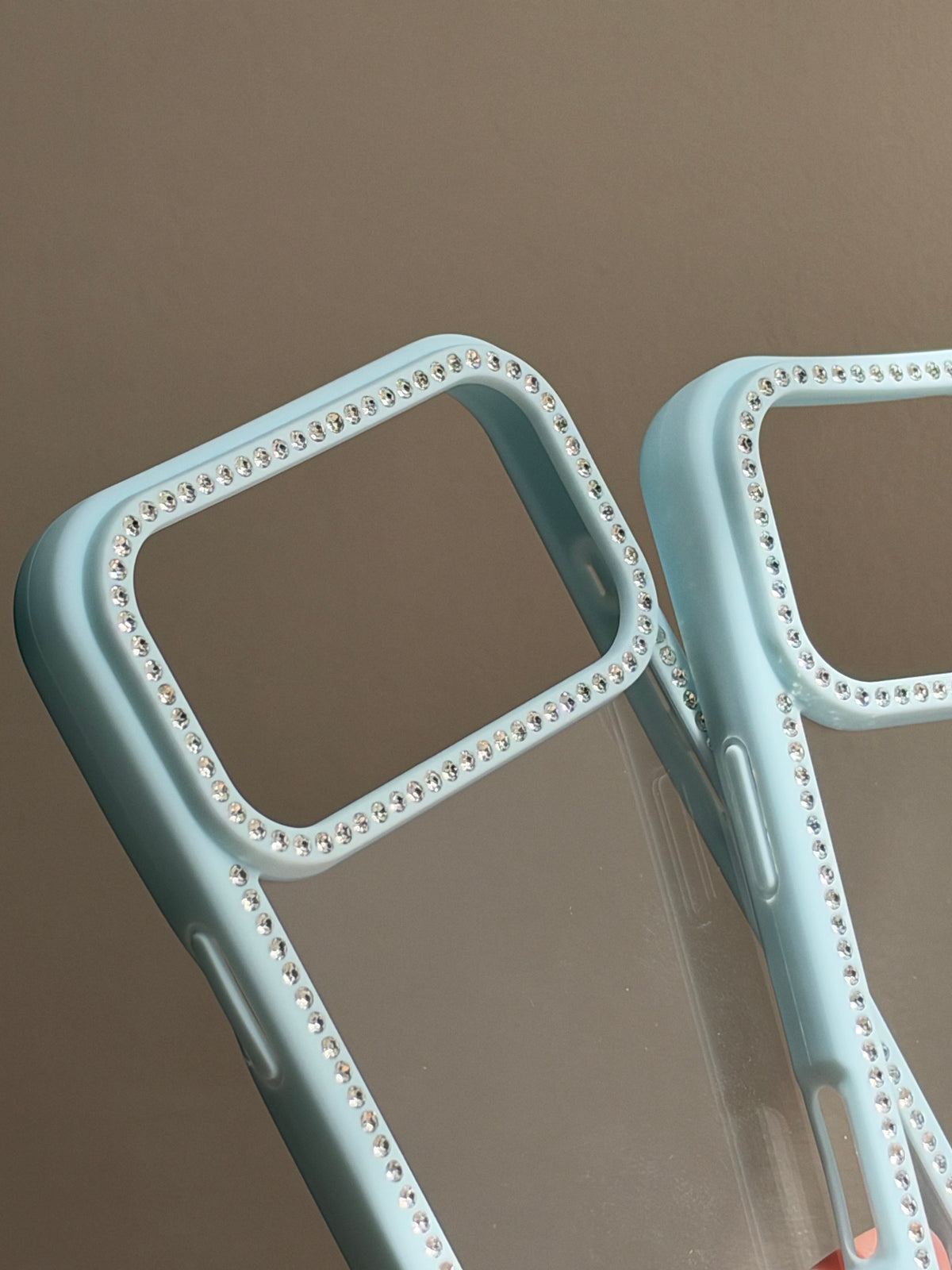 Carcasa Sky Blue, bordes con brillos ✨ (17/18)