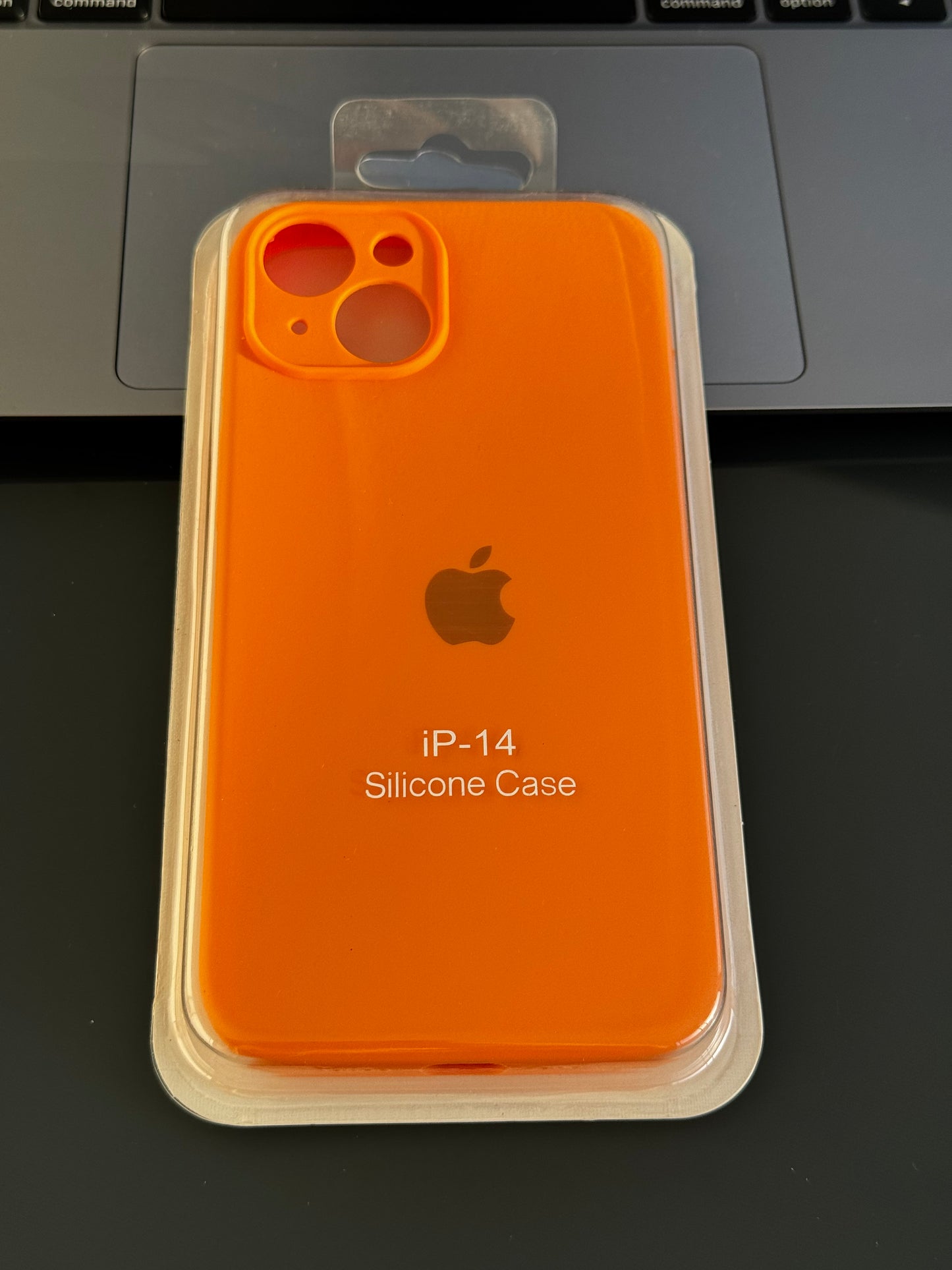 Carcasa tipo original, con protección de cámara: iPhone 14 📱