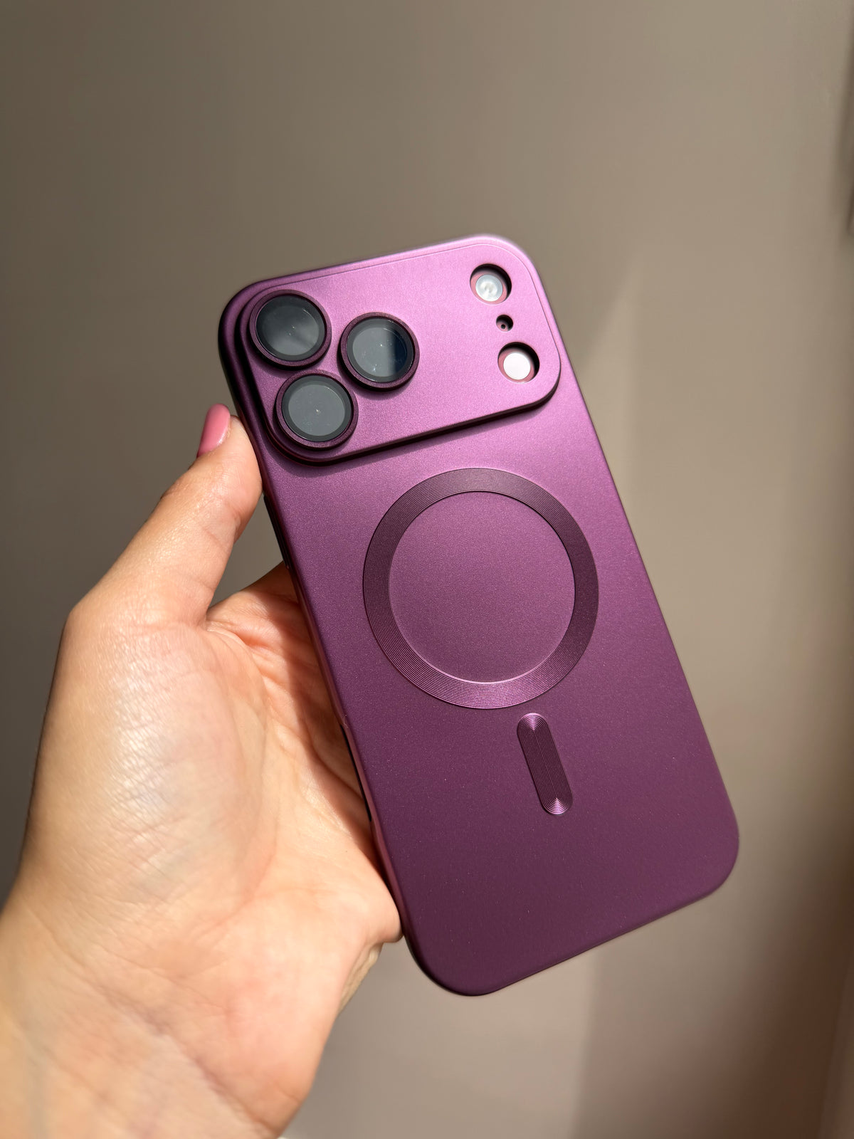 Carcasa Dark Berry 🩷 ( línea iPhone 17/18)