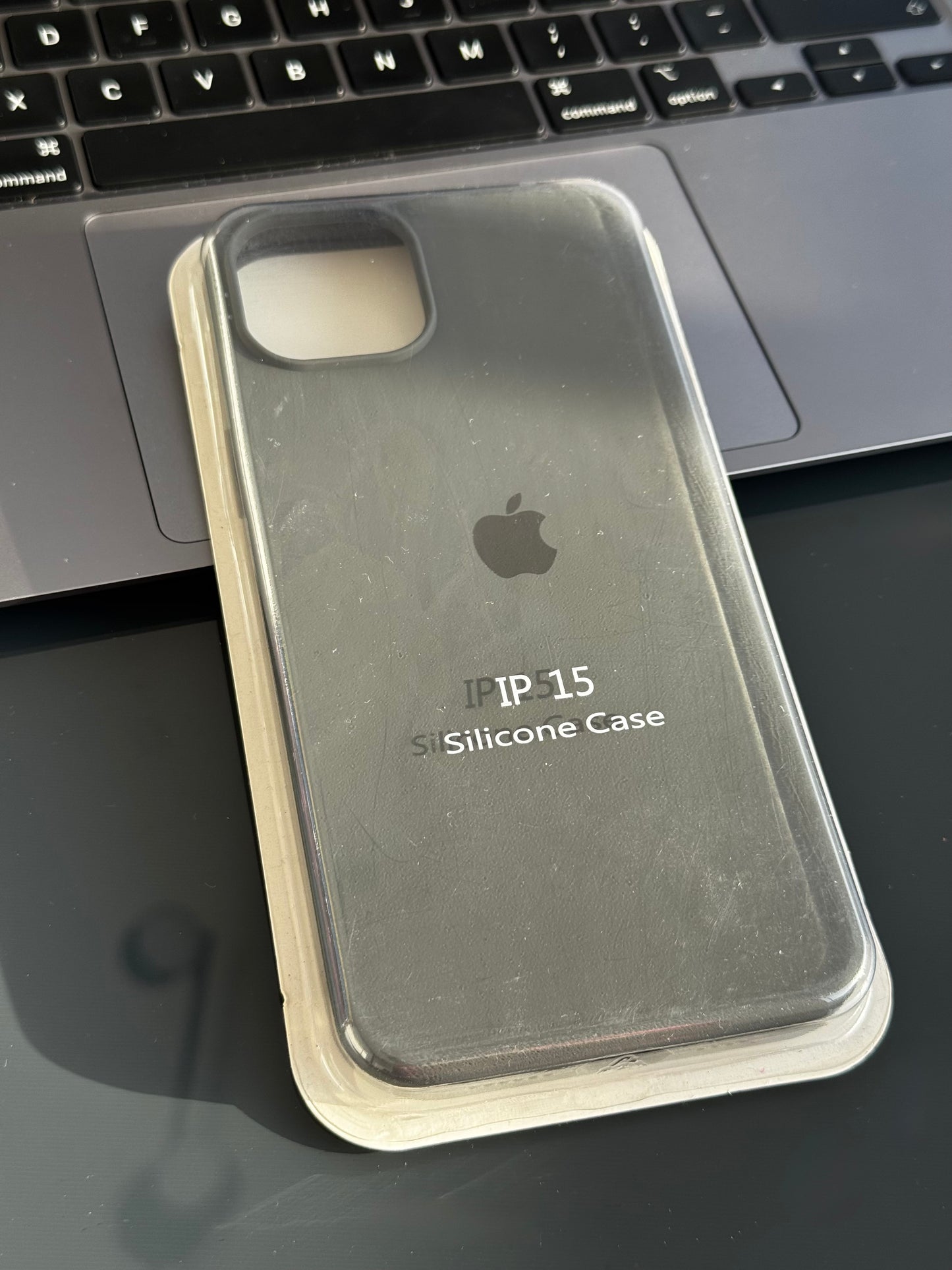 Carcasa tipo original con abertura de cámara: iPhone 15PLUS 📱