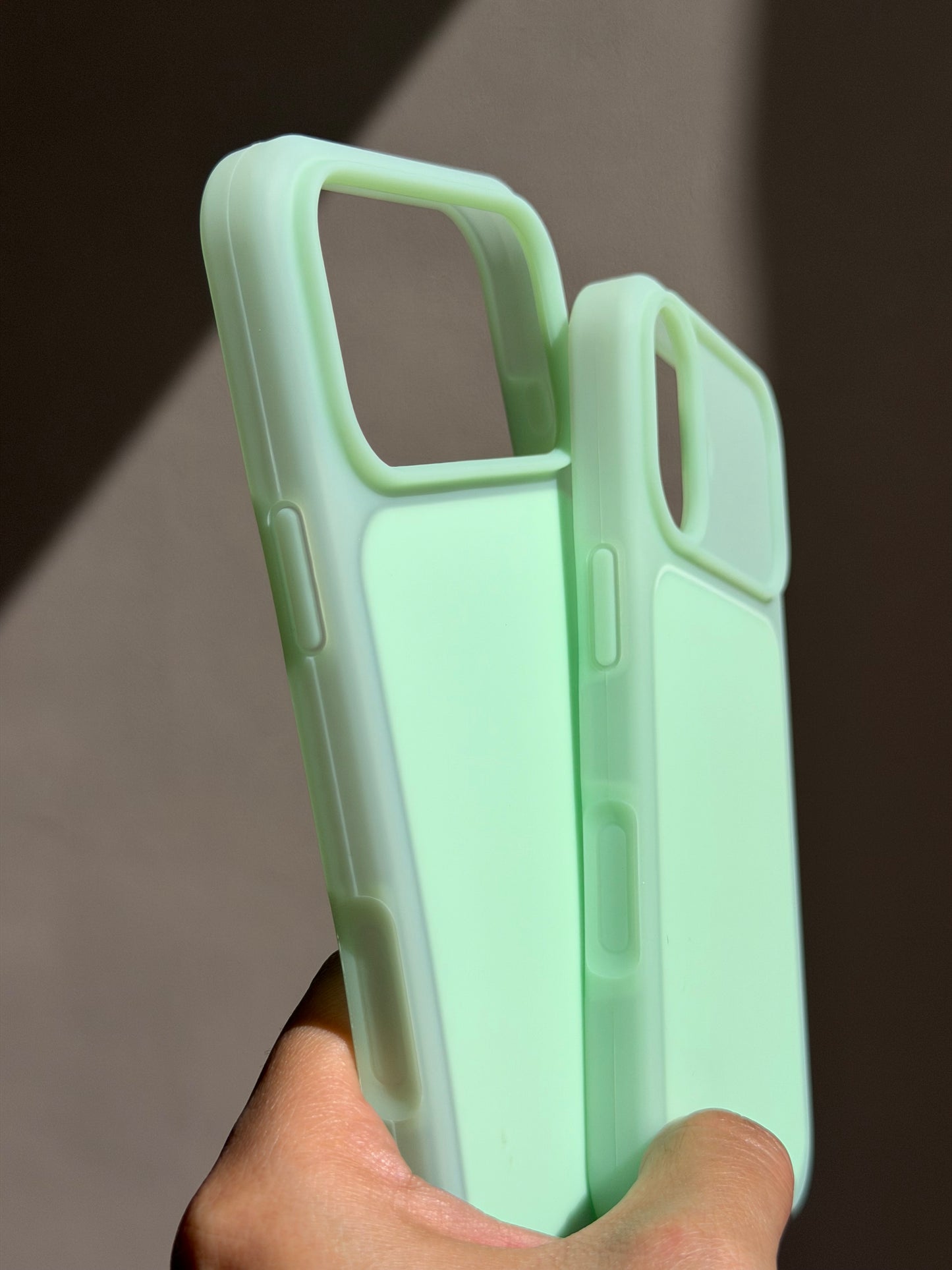 Case de silicona, verde menta (línea iPhone 17)