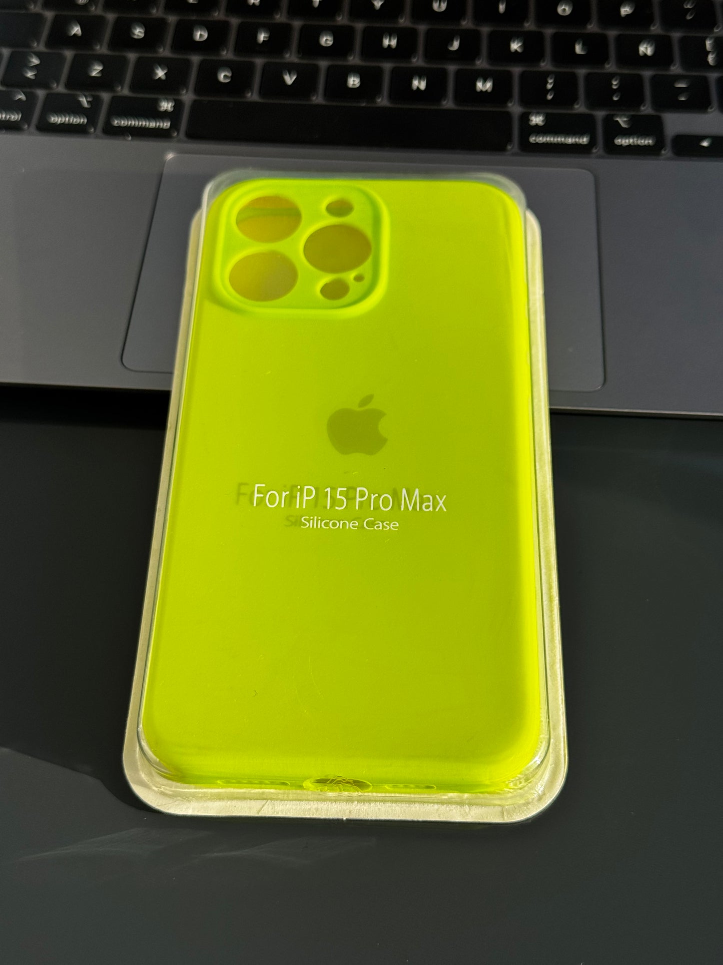Carcasa tipo original con protección en cámara: iPhone 15PROMAX 📱