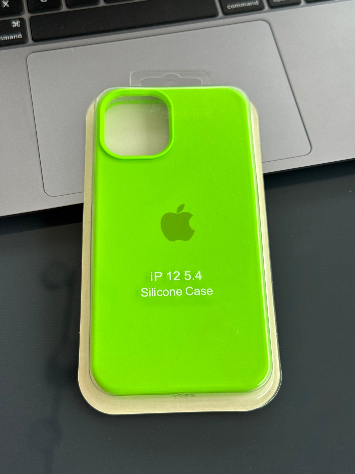 Carcasa tipo original con abertura en cámara: iPhone 12MINI📱