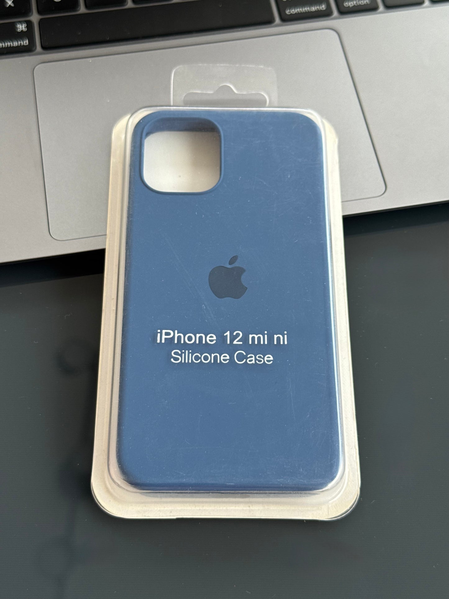 Carcasa tipo original con abertura en cámara: iPhone 12MINI📱