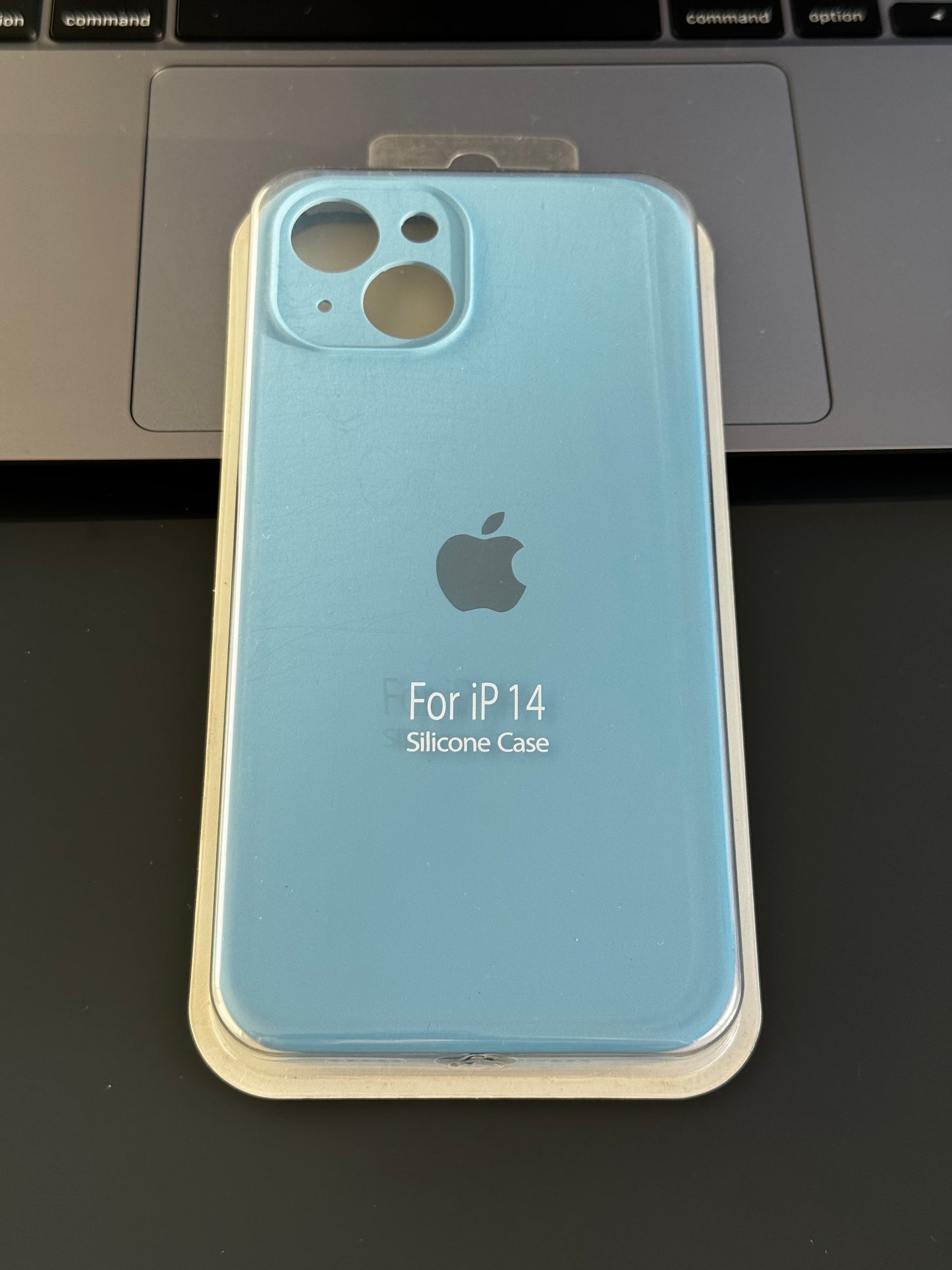 Carcasa tipo original, con protección de cámara: iPhone 14 📱