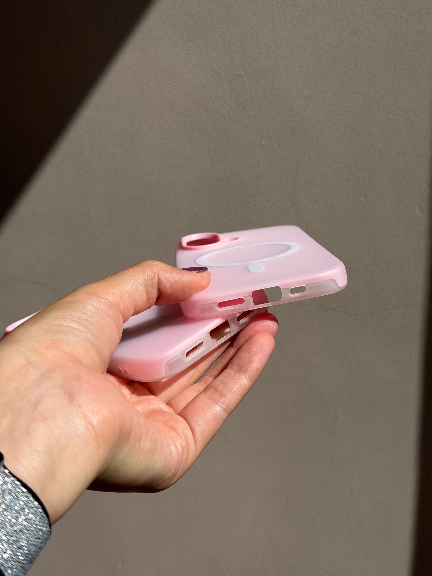 Case MagSafe rosada, doble protección (iPhone 17/17pro/17promax)