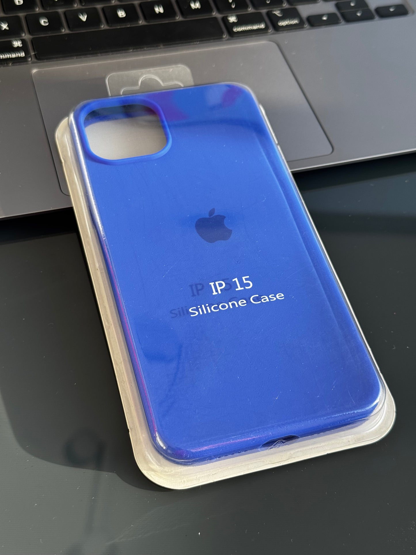 Carcasa tipo original con abertura de cámara: iPhone 15PLUS 📱