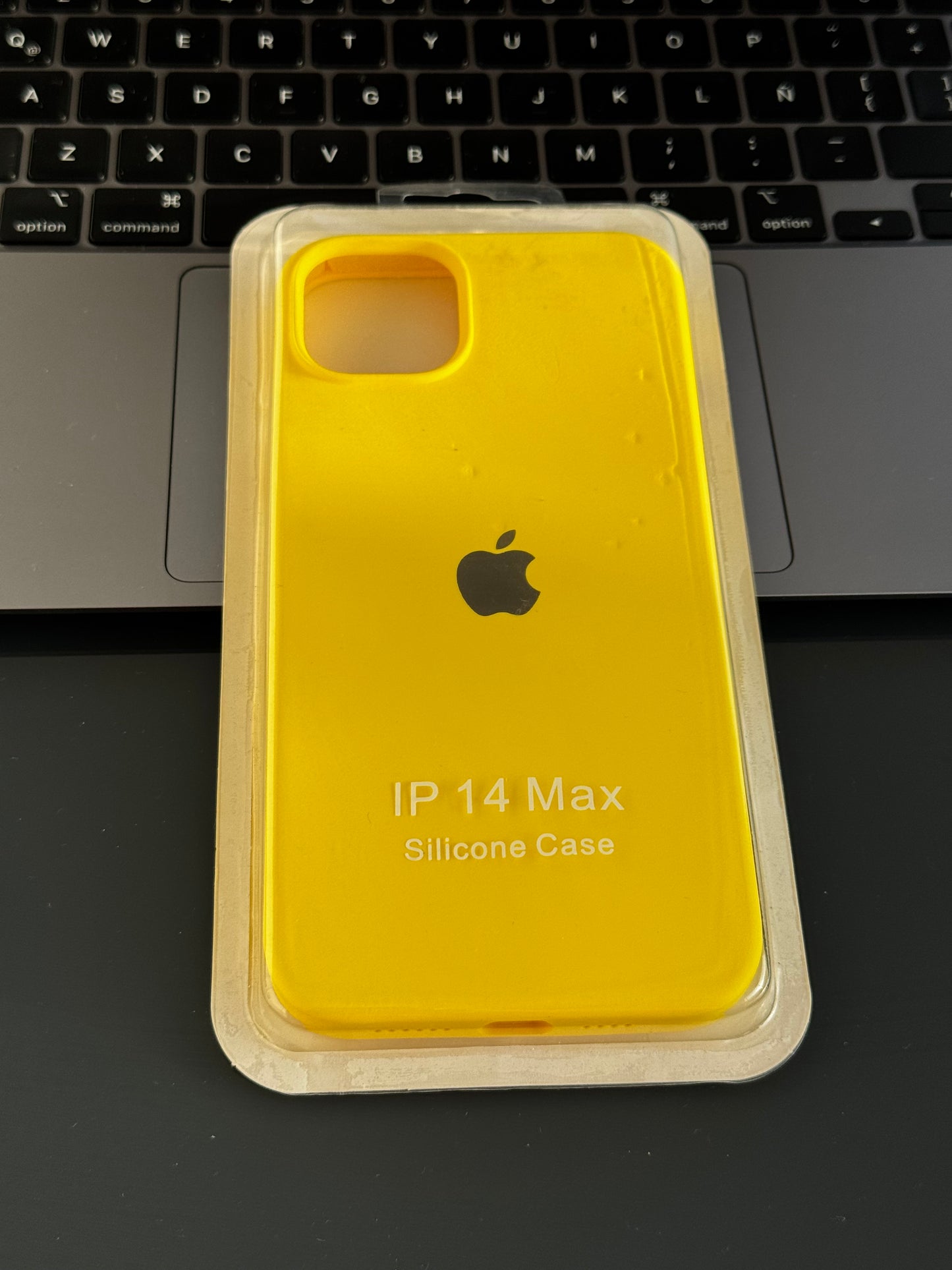 Carcasa tipo original con abertura de cámara: iPhone 14 PLUS📱