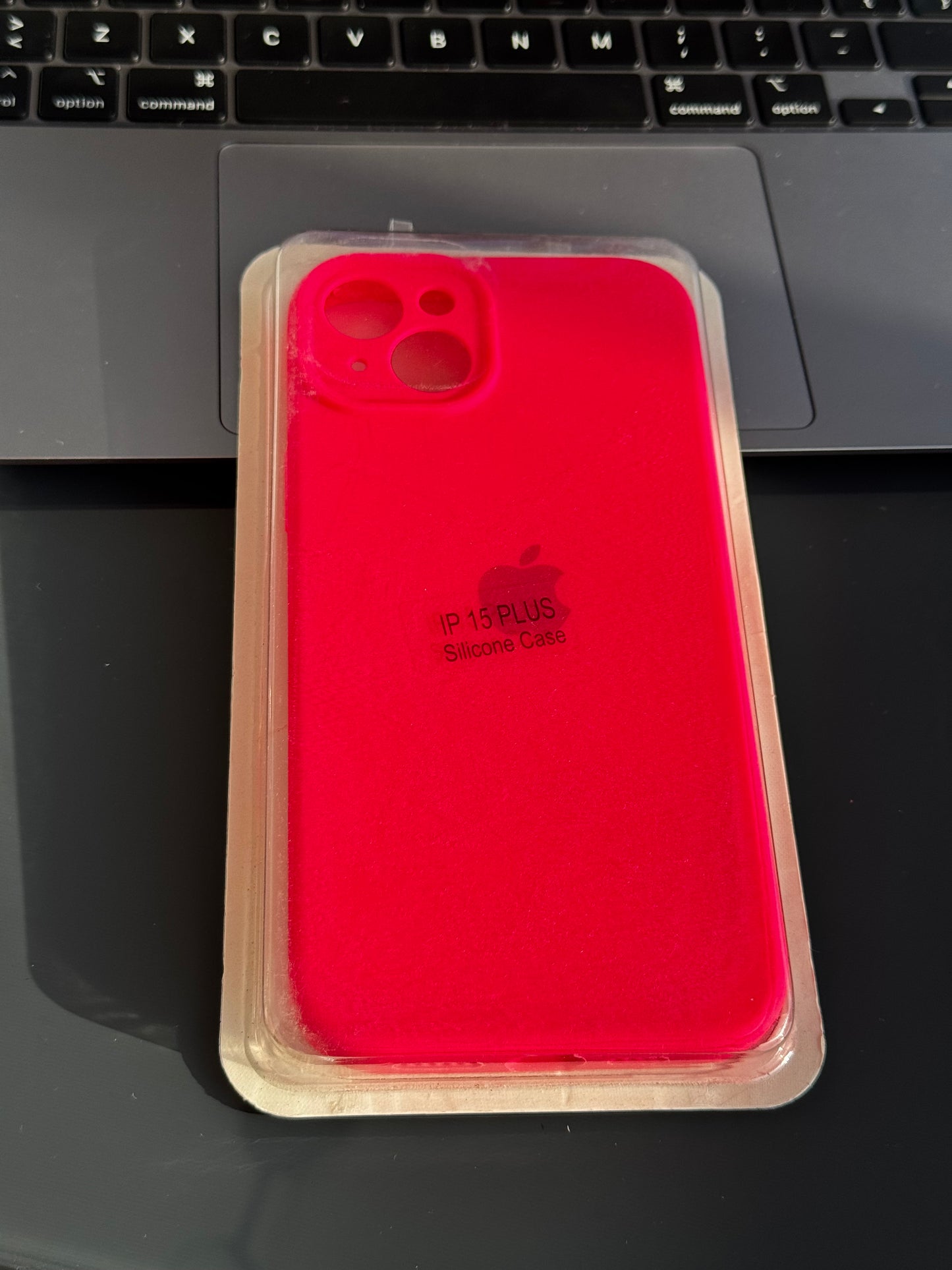 Carcasa tipo original con protección en cámara: iPhone 15PLUS 📱