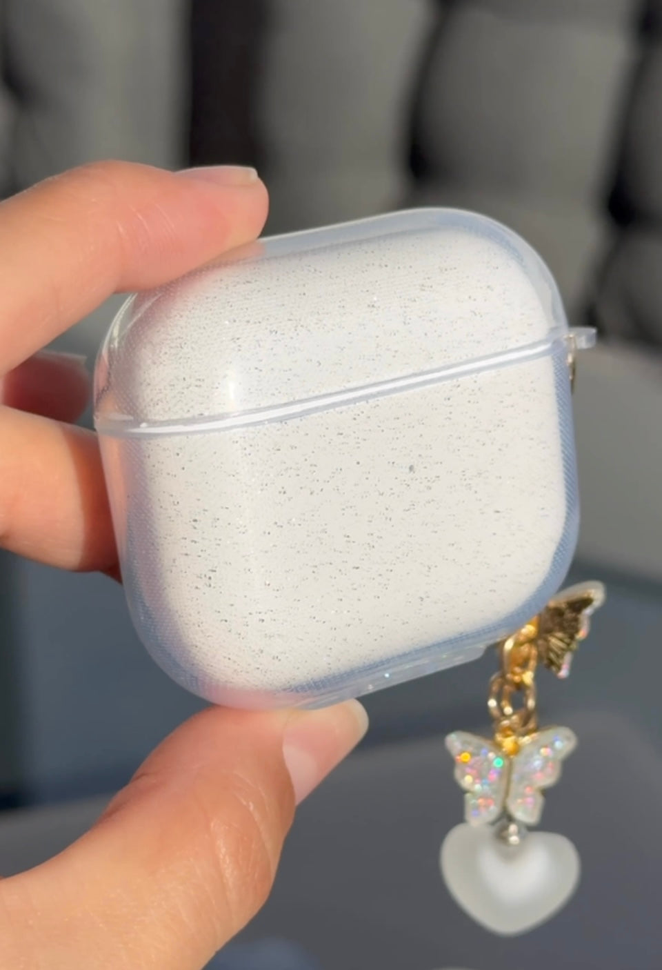 Funda para AirPods: transparente con brillitos y colgante 🦋