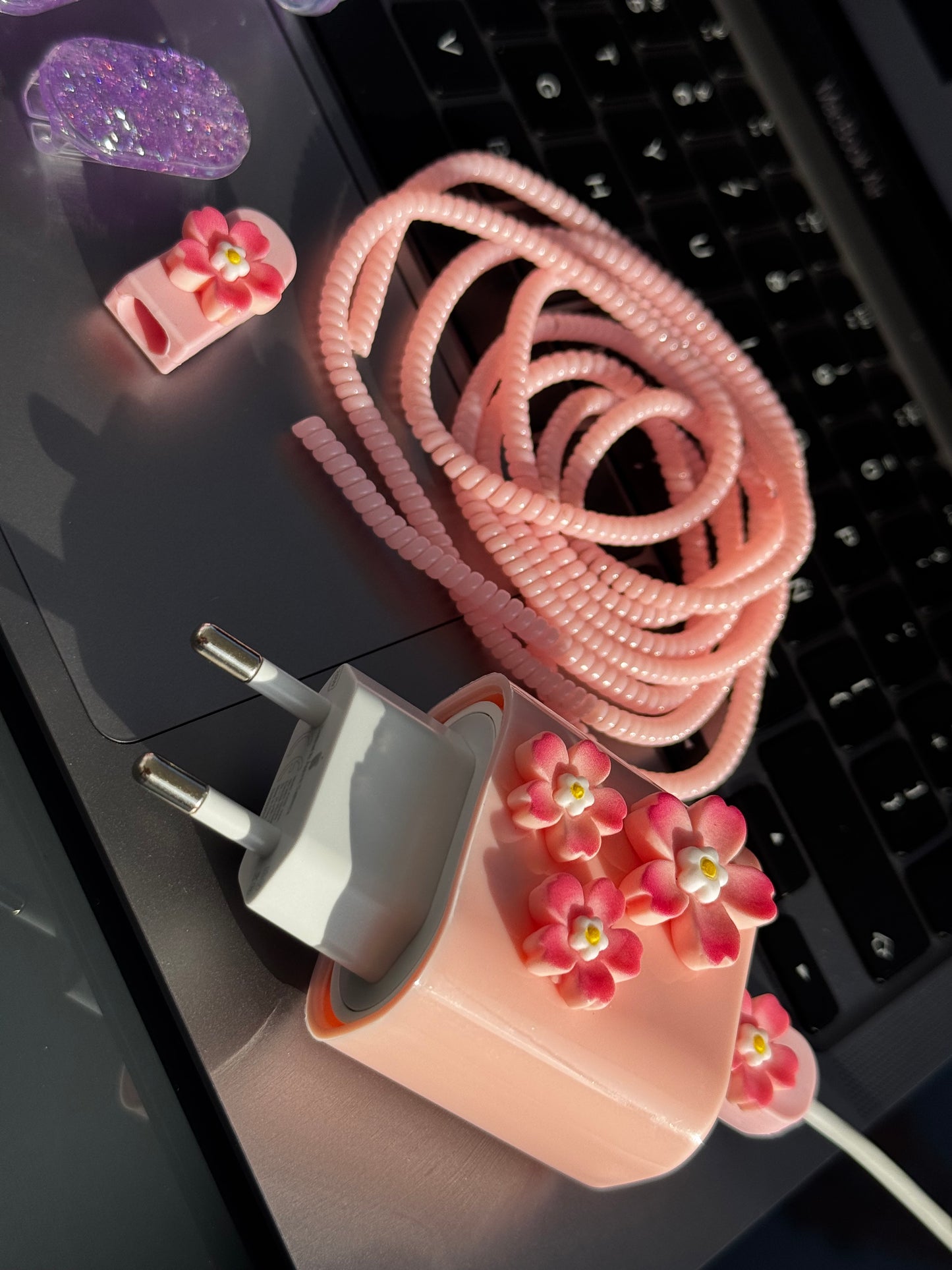 Protector para adaptador C (20W), Flores Rosa 🌸🔌