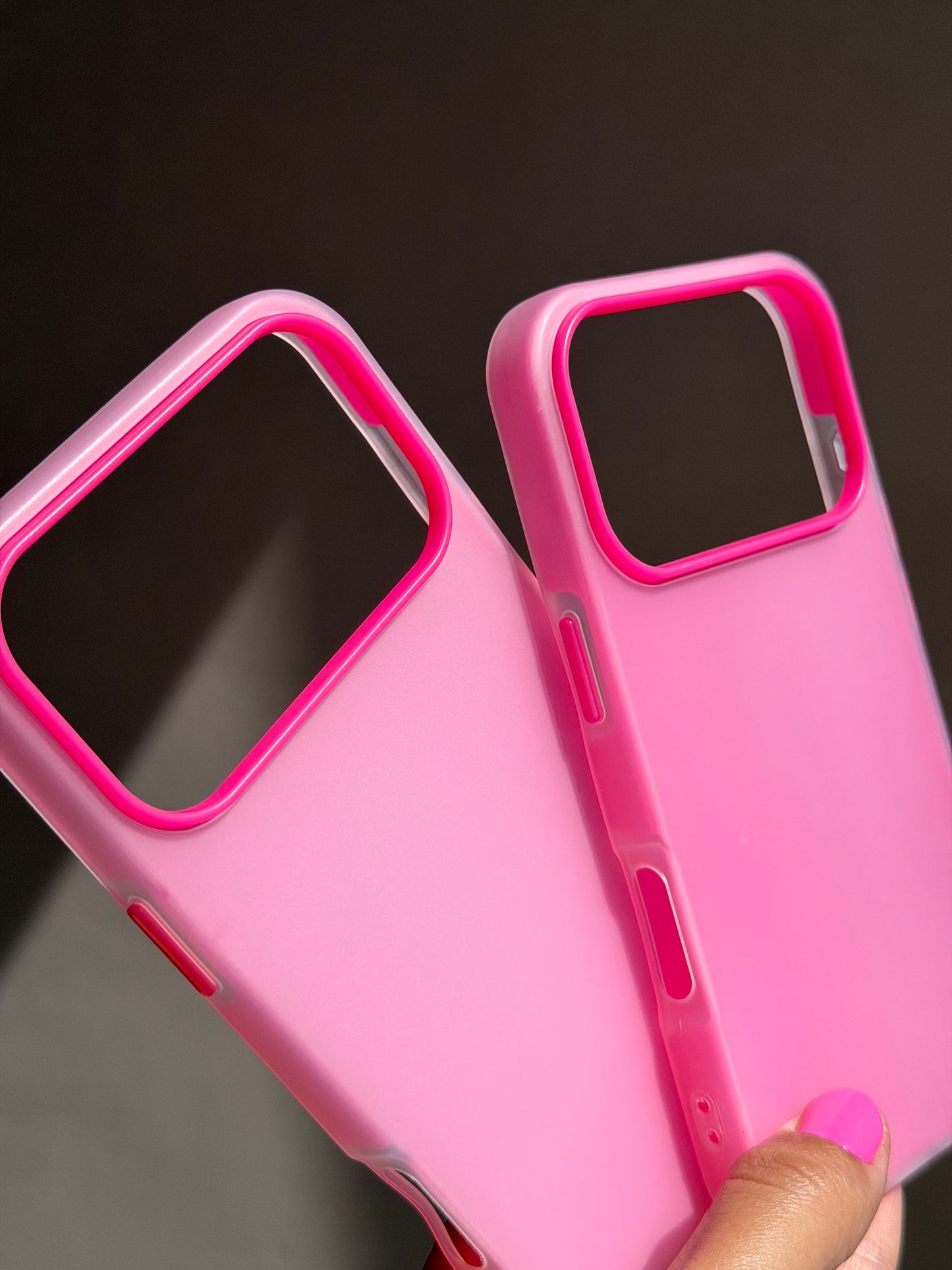 Carcasa formato doble, fucsia neón 💖 (iph 17Pro/17ProMax)