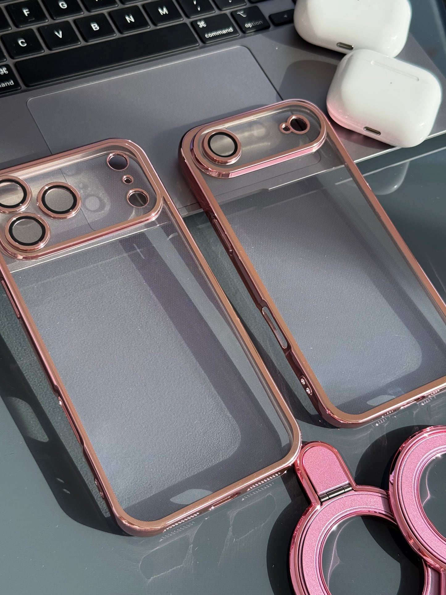 Carcasa bordes rose gold, con popsocket/magsafe adherente 📱
