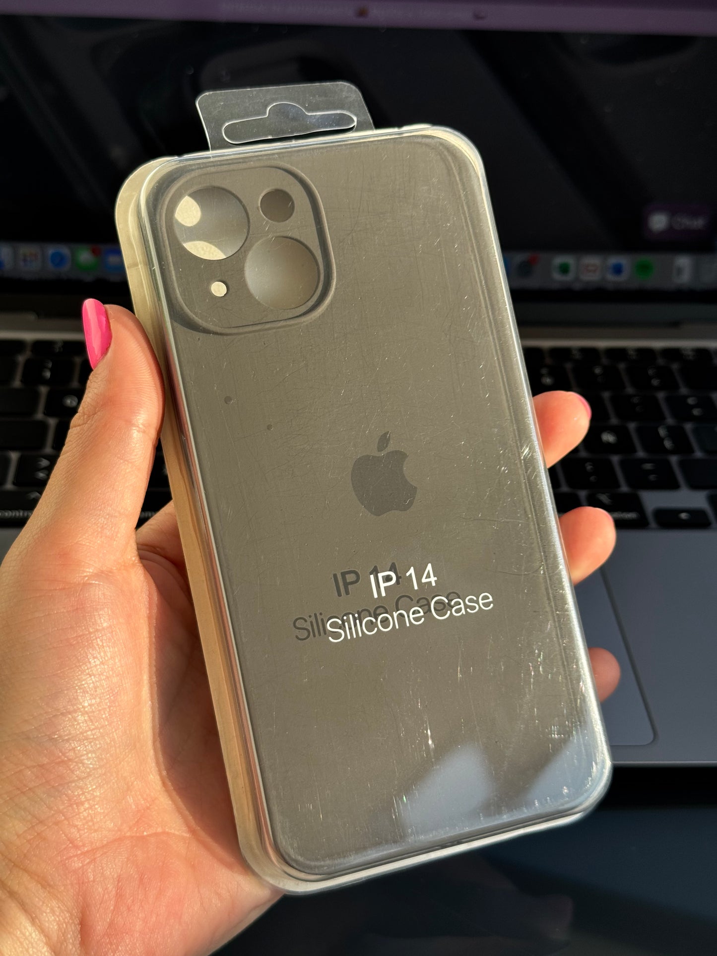 Carcasa tipo original, con protección de cámara: iPhone 14 📱