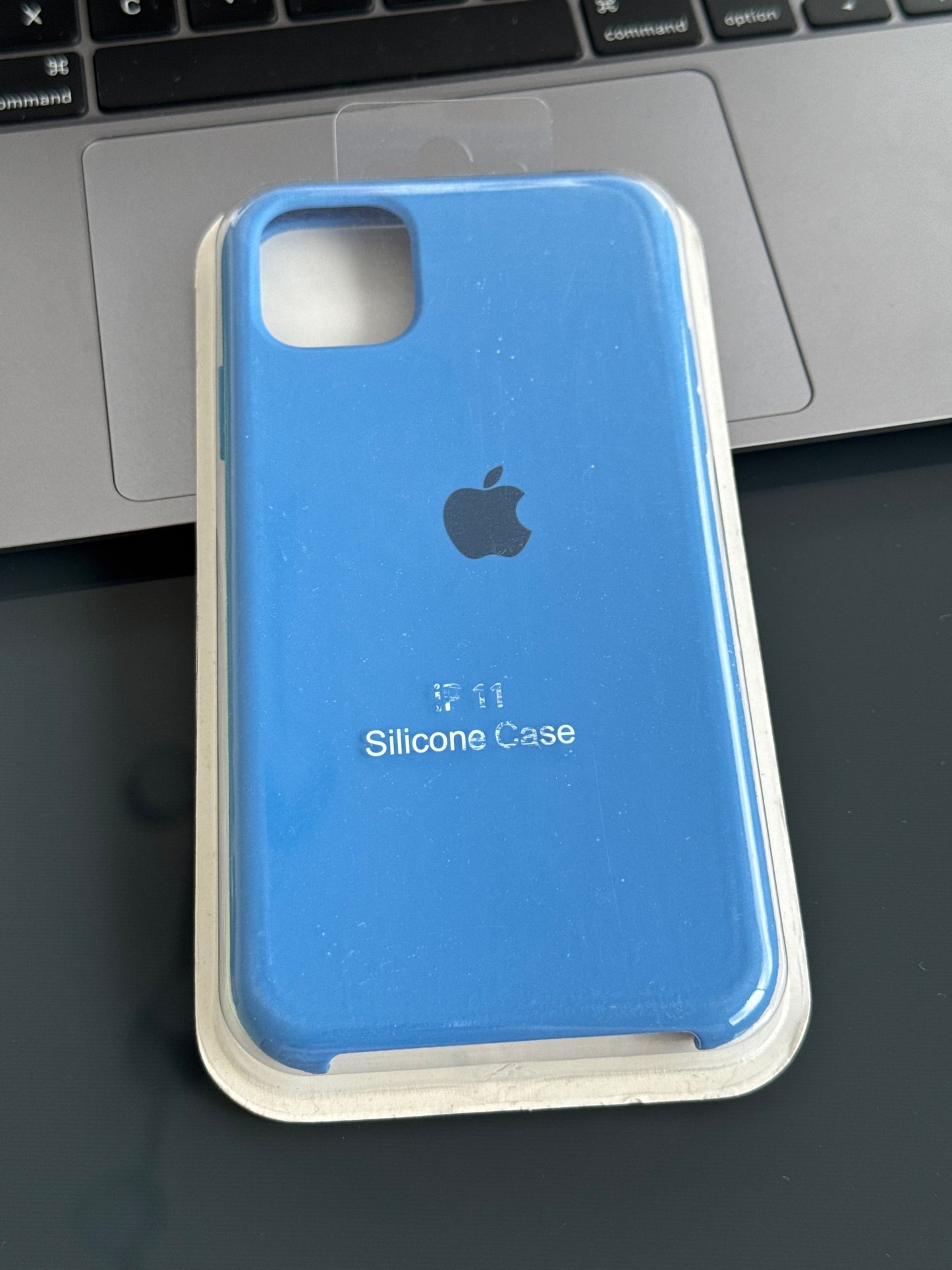 Carcasa tipo original, con abertura de cámara: iPhone 11 📱