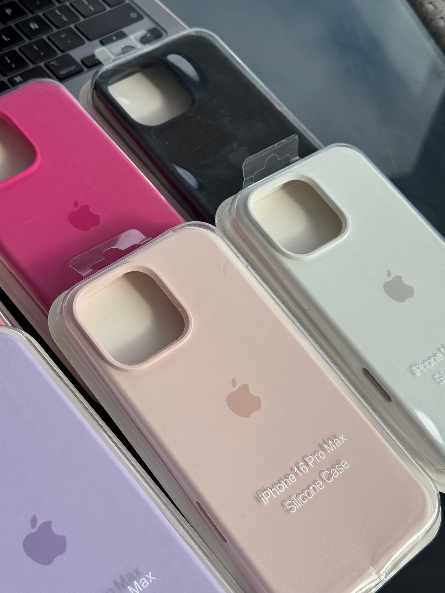 Carcasa Apple con abertura de cámara para iPhone 16 ProMax 📱