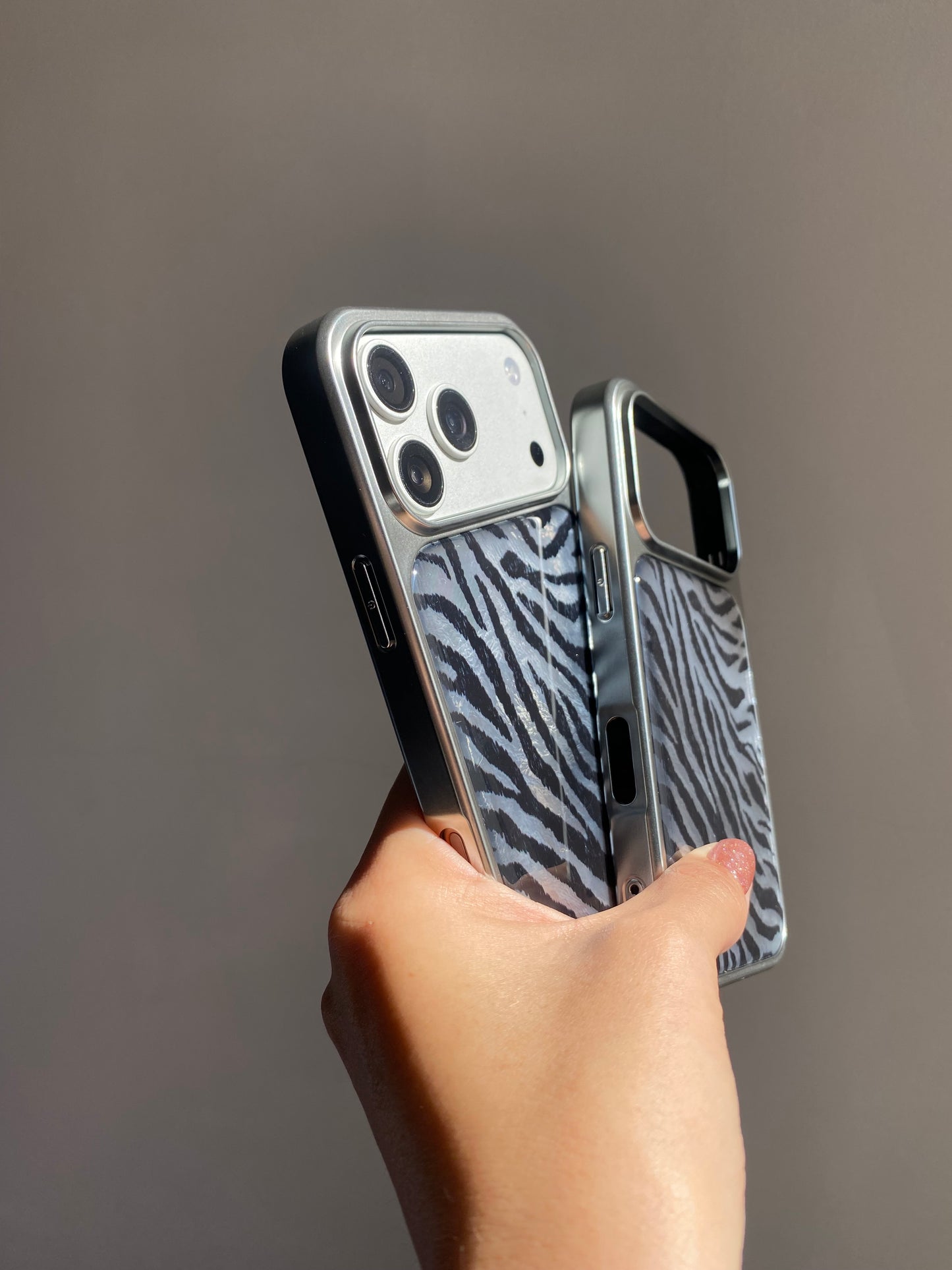Carcasa Print Plateado, solo iph 17/17Pro/17ProMax.