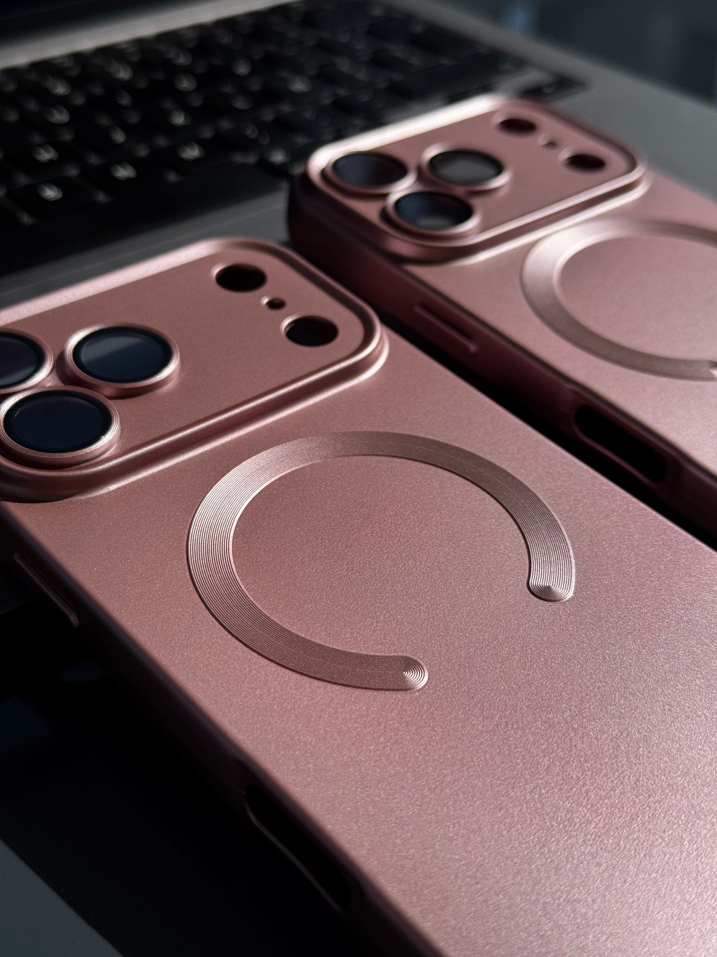 Carcasa MagSafe RoseGold , con protección en cámara 📷