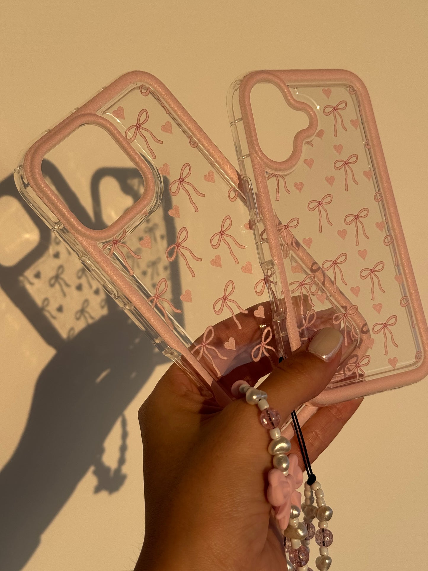 Carcasa transparente Coquette 🎀 bordes rosa (reforzado) no incluye accesorio.