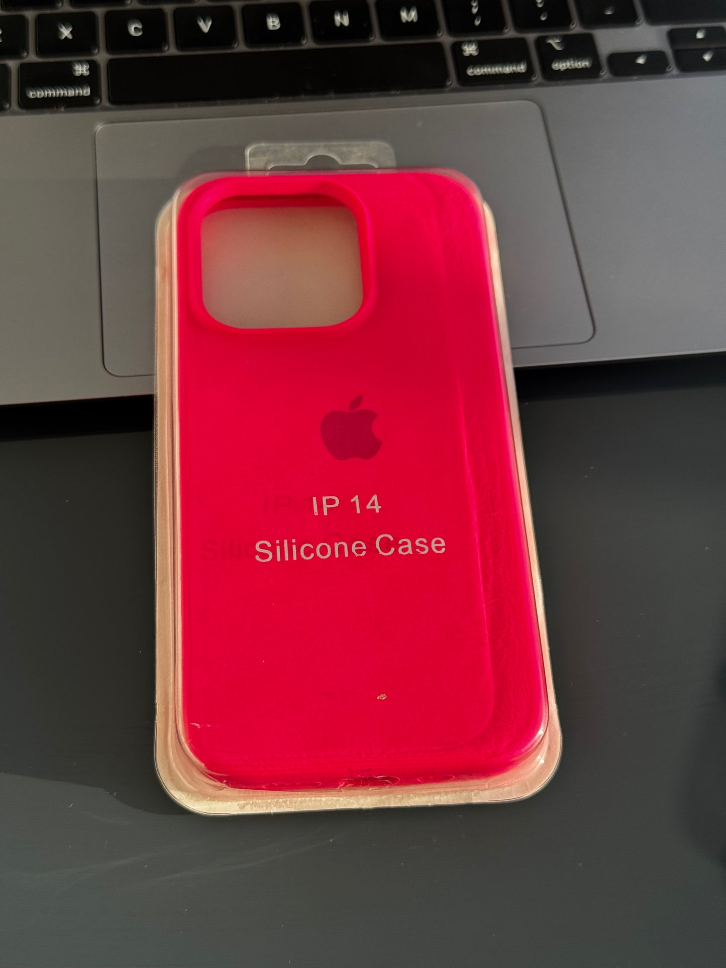 Carcasa tipo original con abertura en cámara: iPhone 14PRO 📱