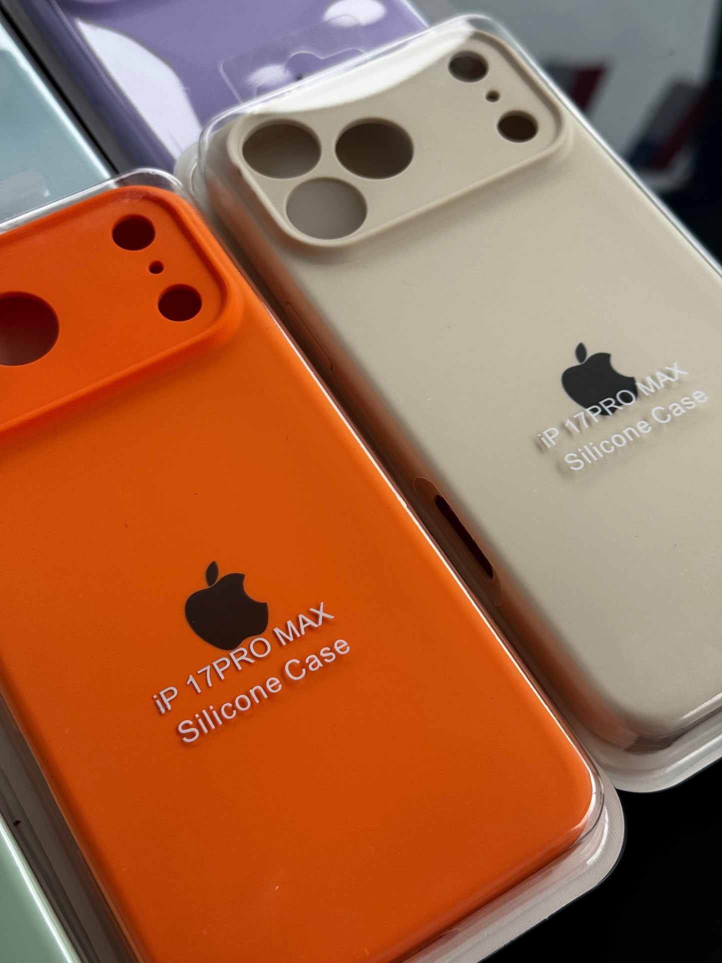 Carcasa tipo original con protección de cámara: IPhone 17PROMAX 📱
