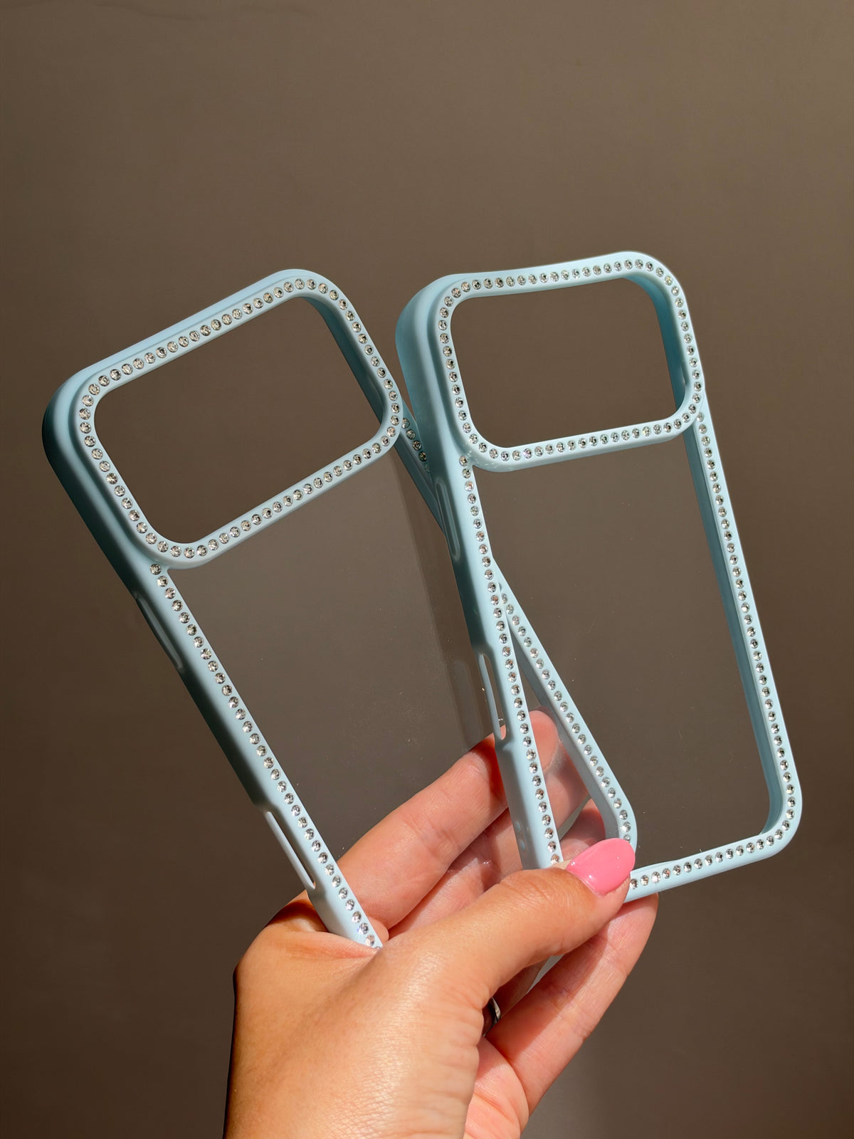 Carcasa Sky Blue, bordes con brillos ✨ (17/18)