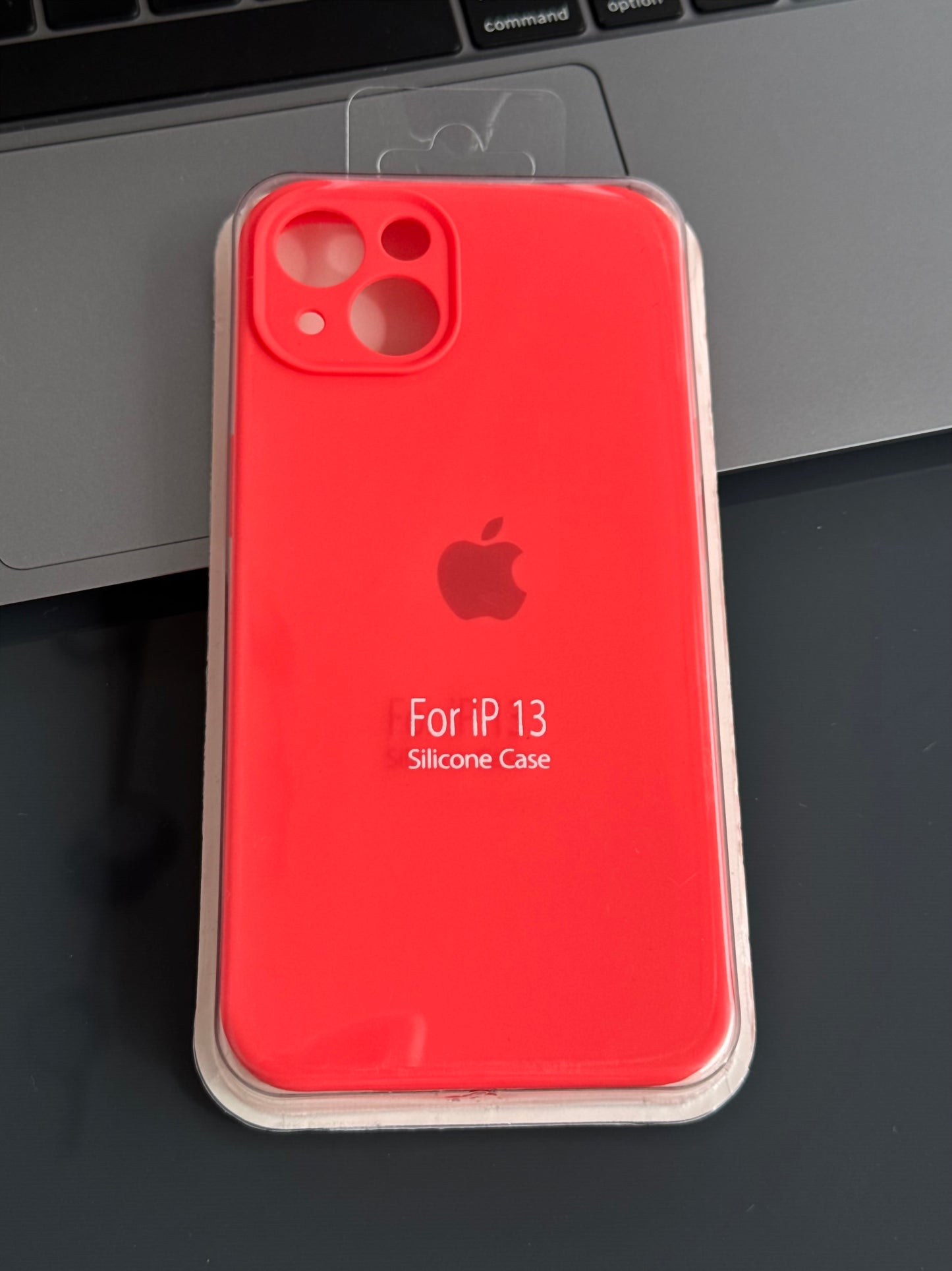 Carcasa tipo original, de silicona con logo: iPhone 13 📱