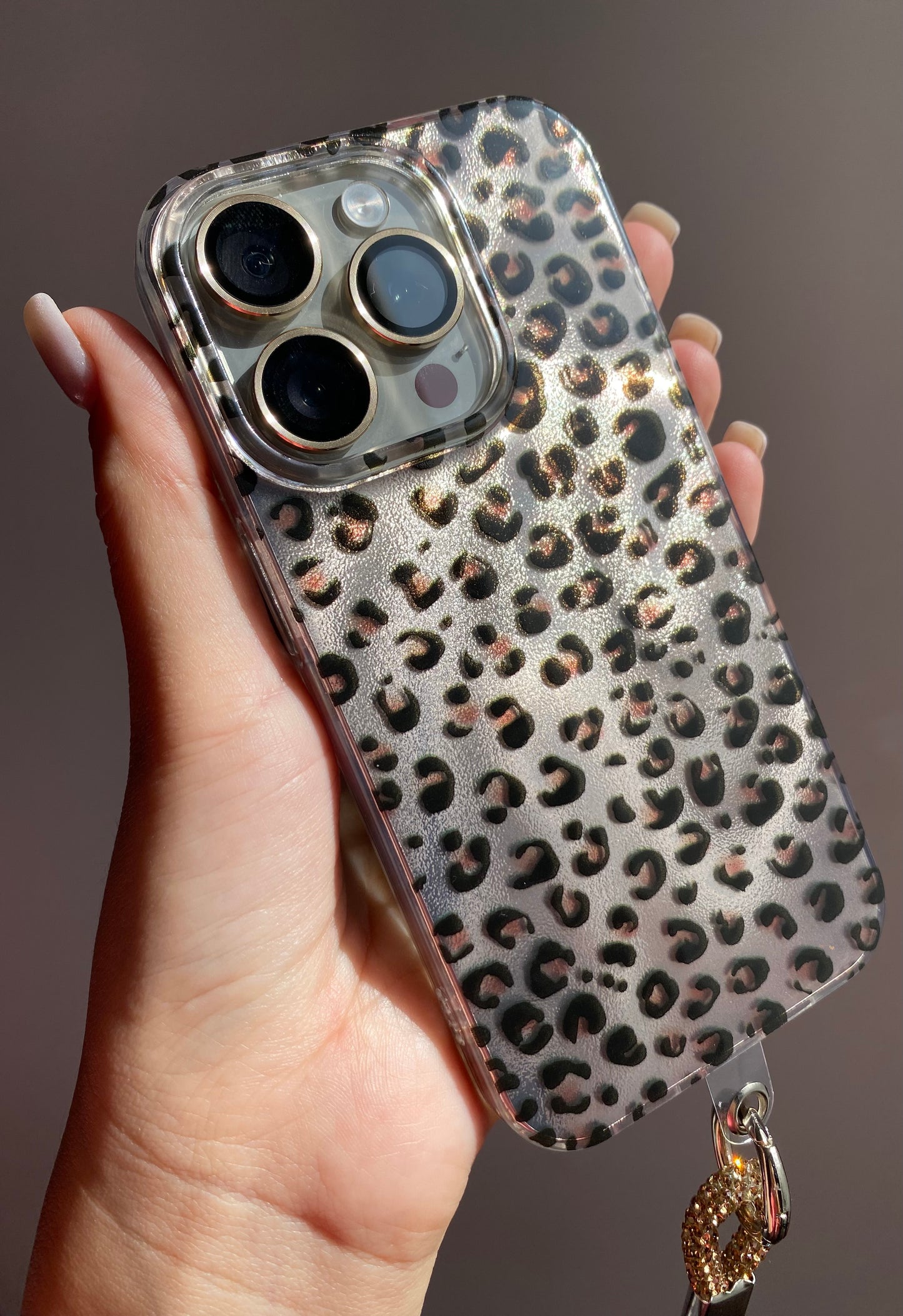 Carcasa Print tonos café 🤎🐆 (no incluye accesorios)