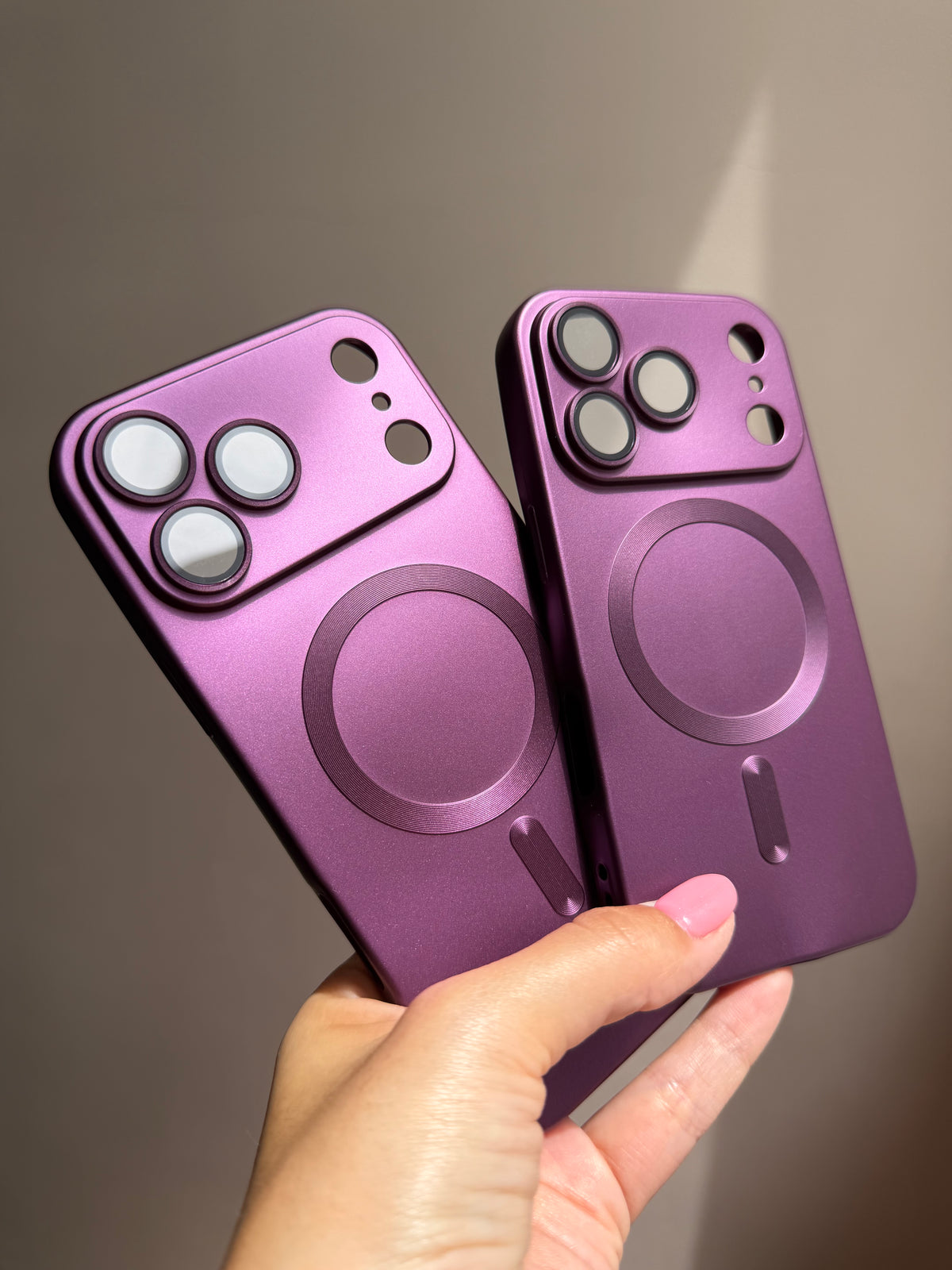 Carcasa Dark Berry 🩷 ( línea iPhone 17/18)