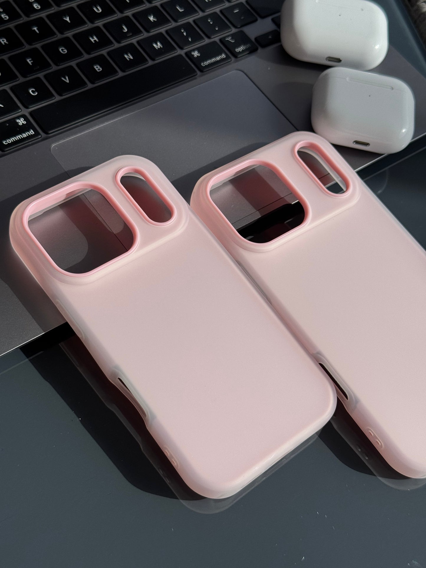 Carcasa formato doble, color rosa 💕 (línea iPhone “17”)