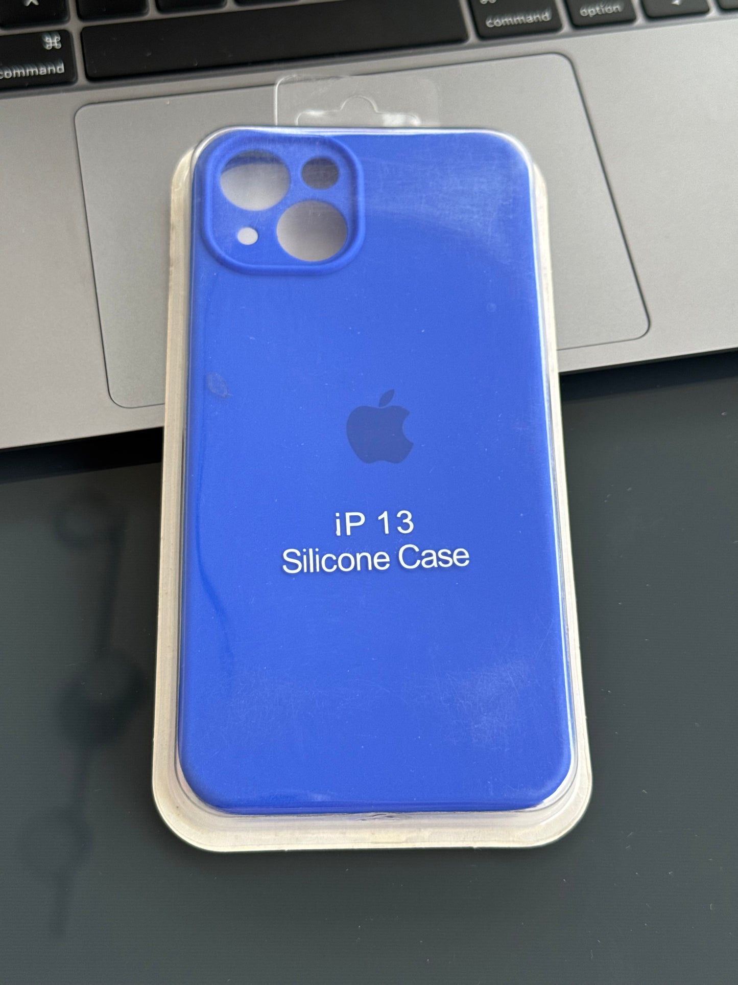 Carcasa tipo original, de silicona con logo: iPhone 13 📱