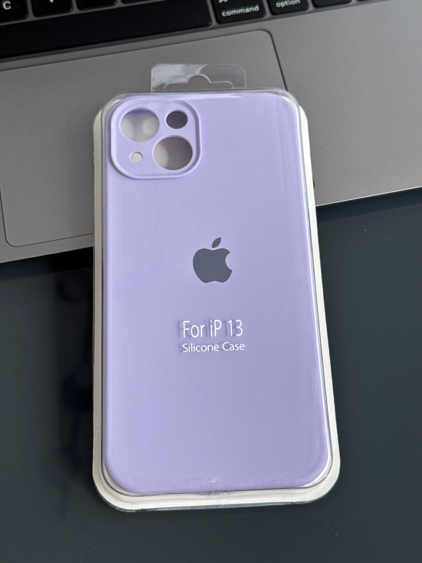 Carcasa tipo original, de silicona con logo: iPhone 13 📱