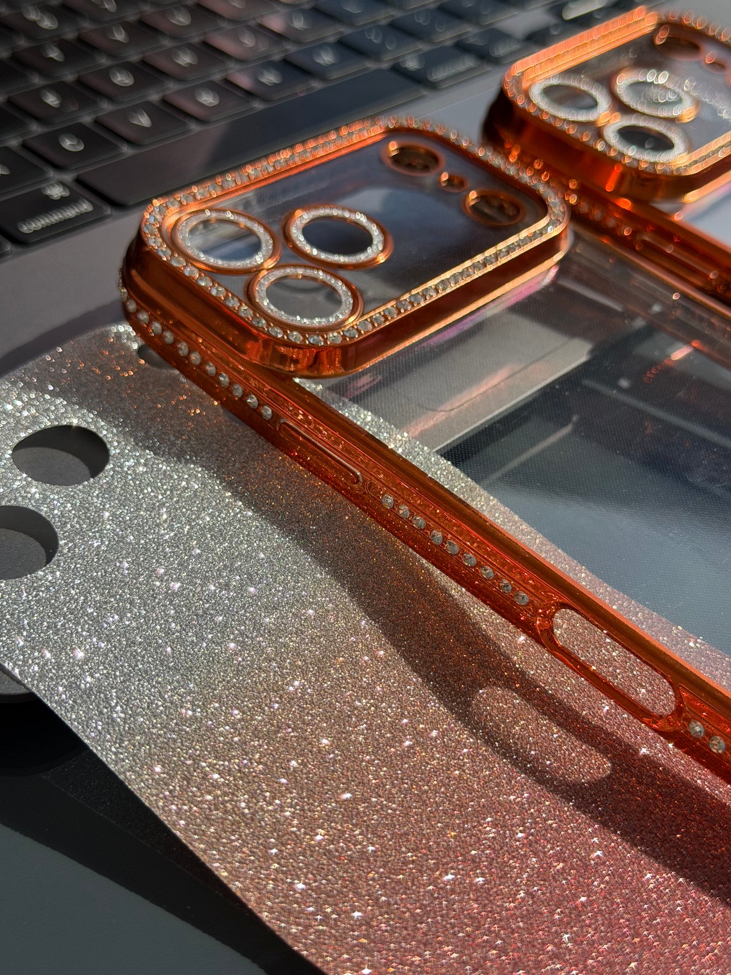 Carcasa Shine 🧡✨ (iPhone 17Pro/17ProMax)