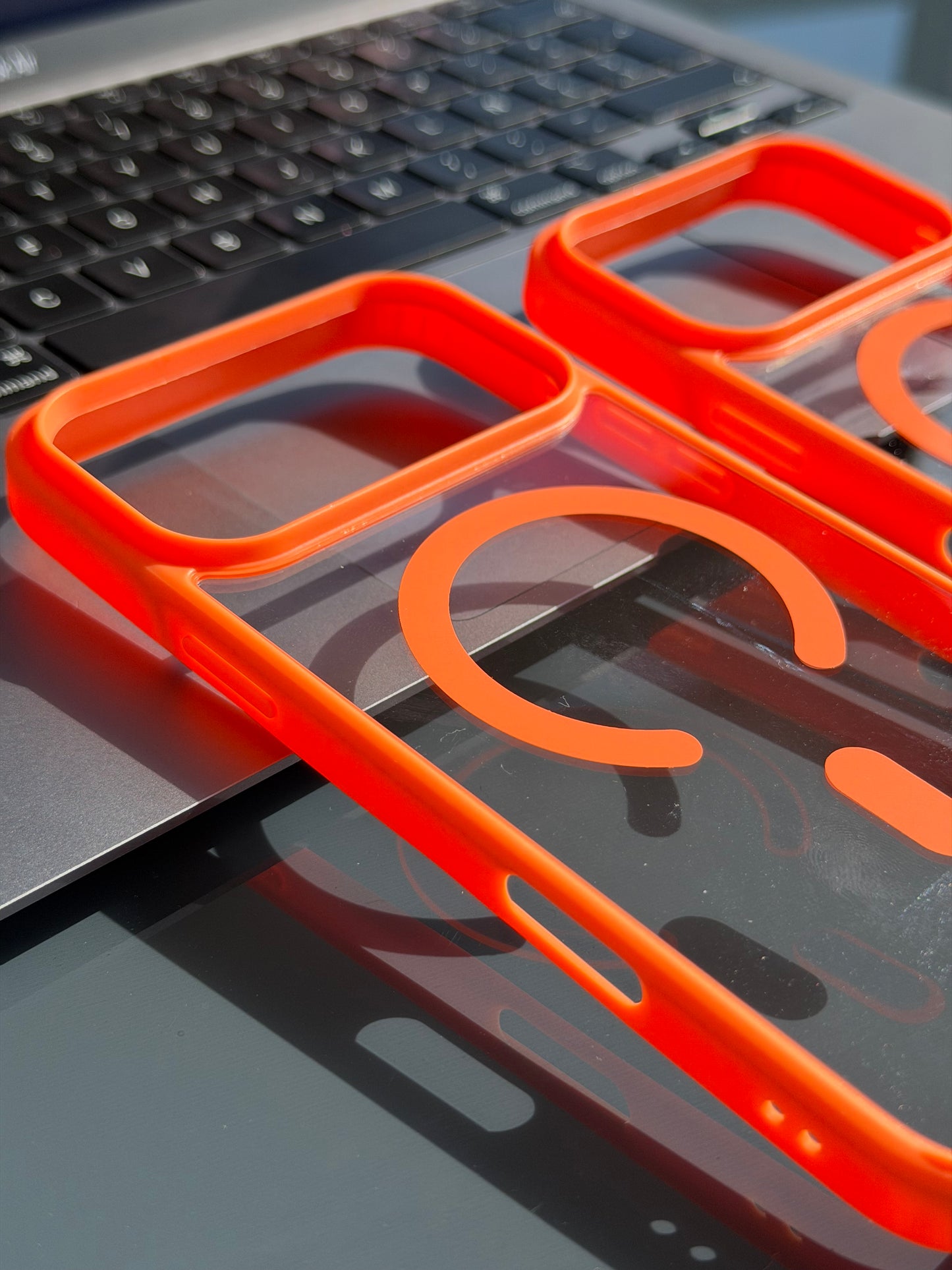 Carcasa MagSafe , bordes naranjos 🧡 iPhone 17Pro/17ProMax