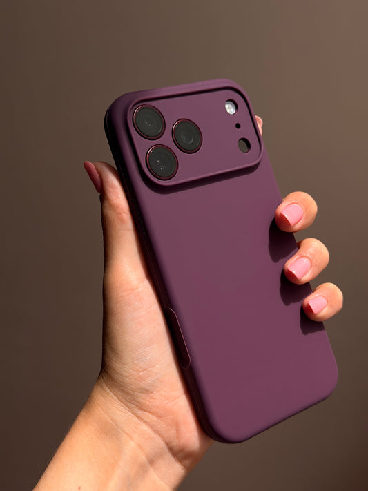 Carcasa Magsafe silicona Burgundy, con protección de cámara 📸