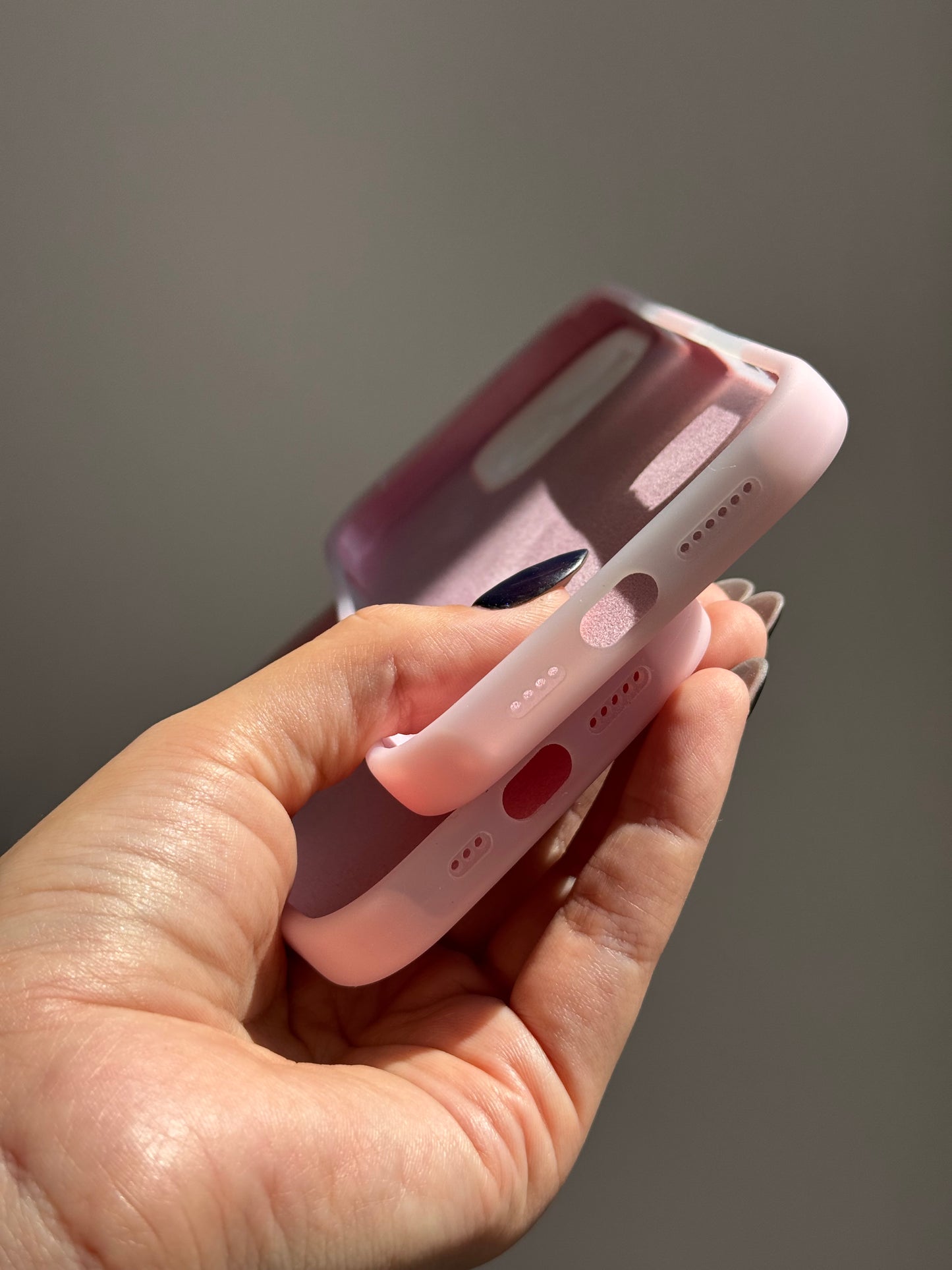 Carcasa Rosada, full protección, solo para línea iPhone “16”
