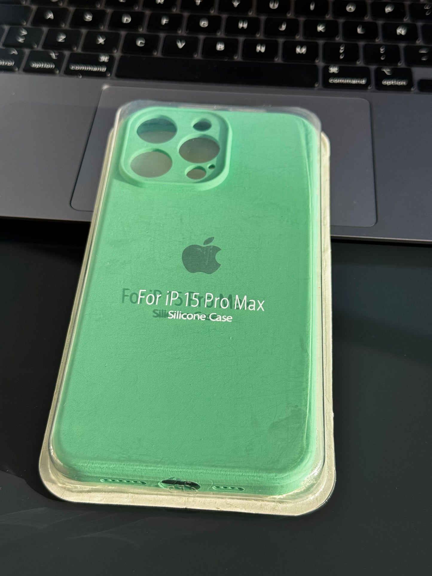 Carcasa tipo original con protección en cámara: iPhone 15PROMAX 📱