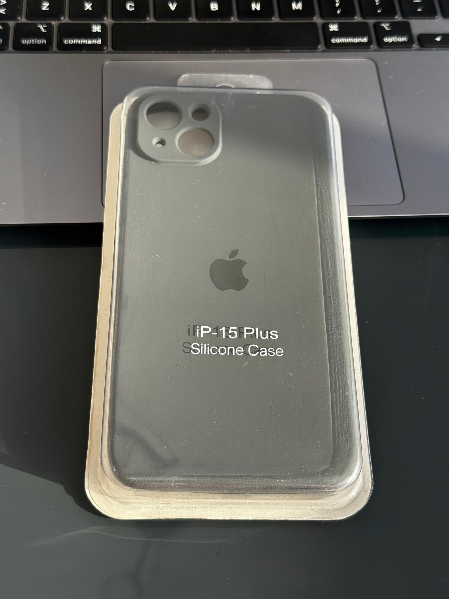Carcasa tipo original con protección en cámara: iPhone 15PLUS 📱