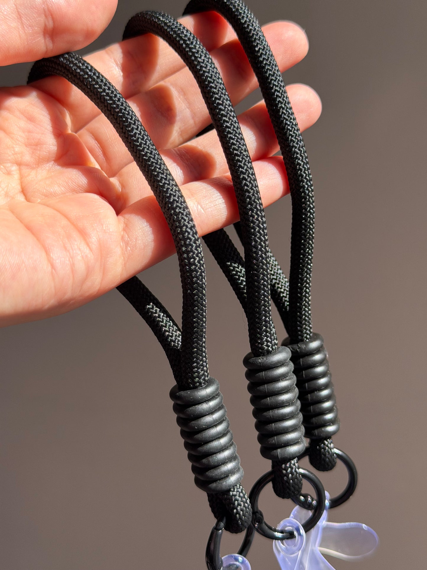 Strap Black (colgante para mano)